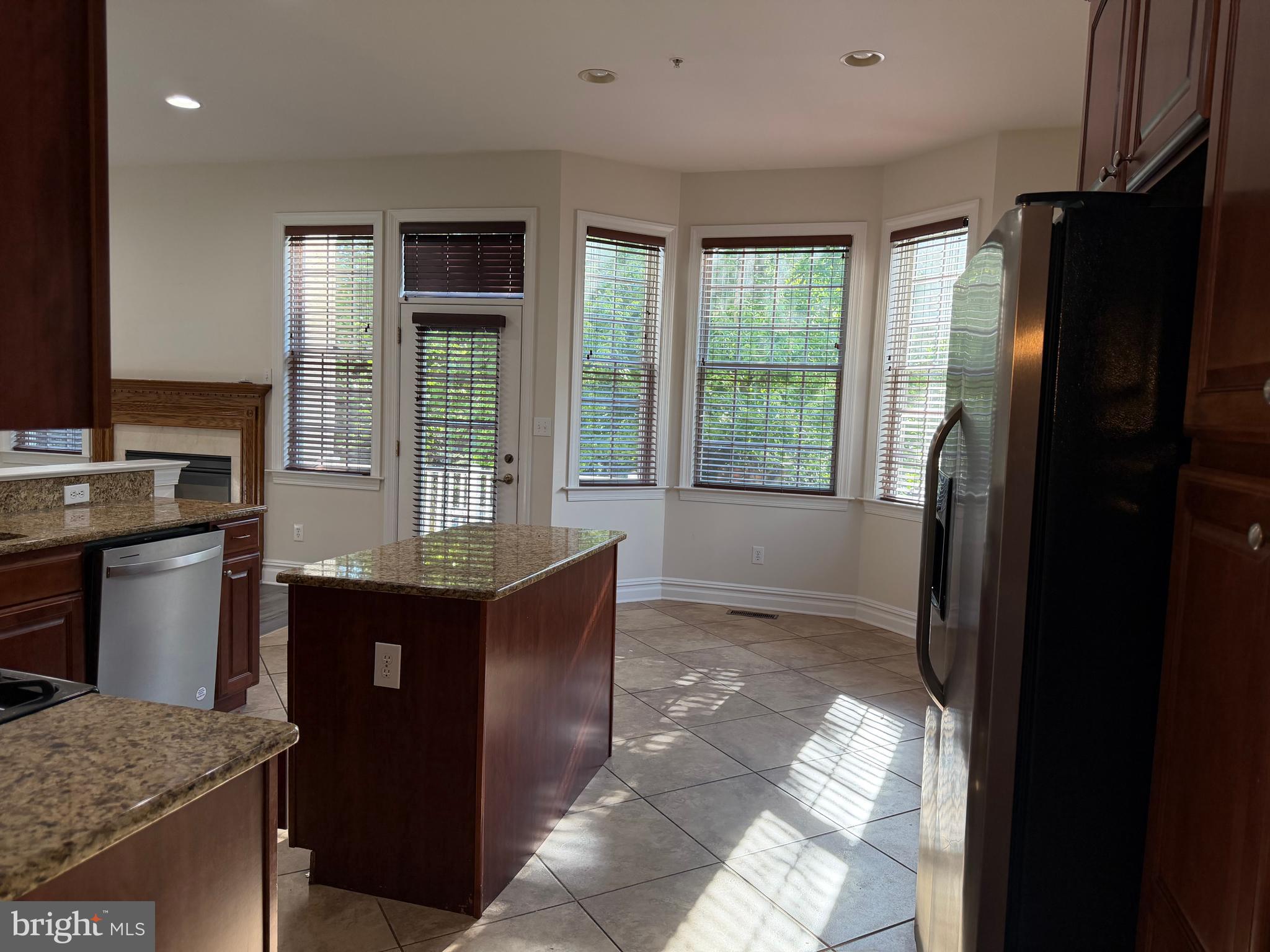 BREYER COURT - Residential