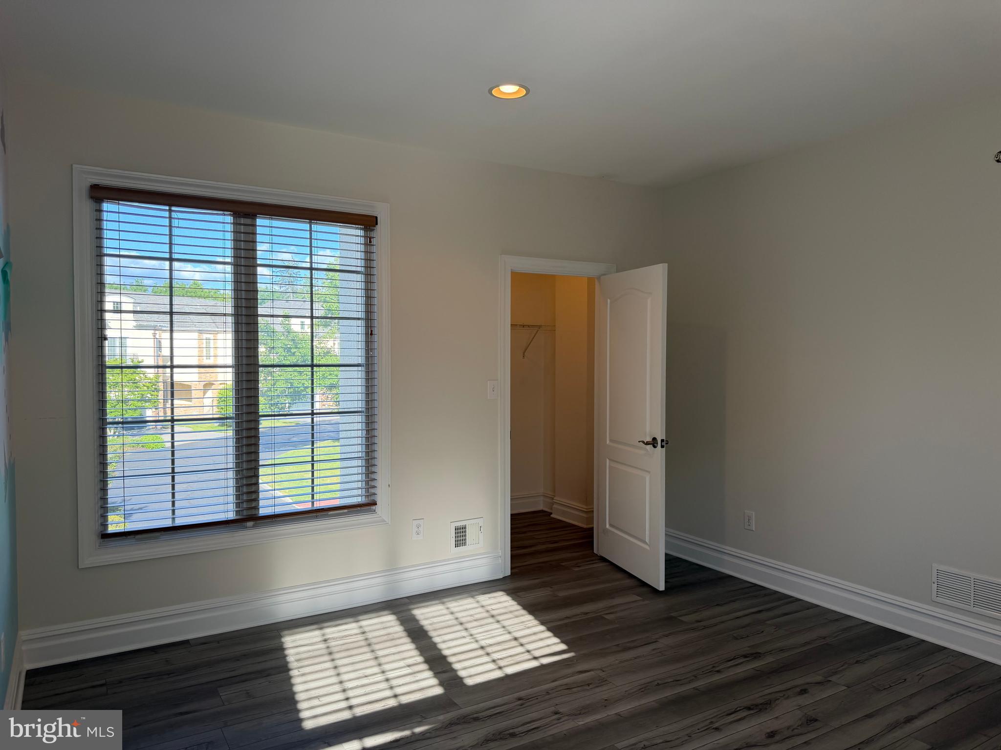 BREYER COURT - Residential