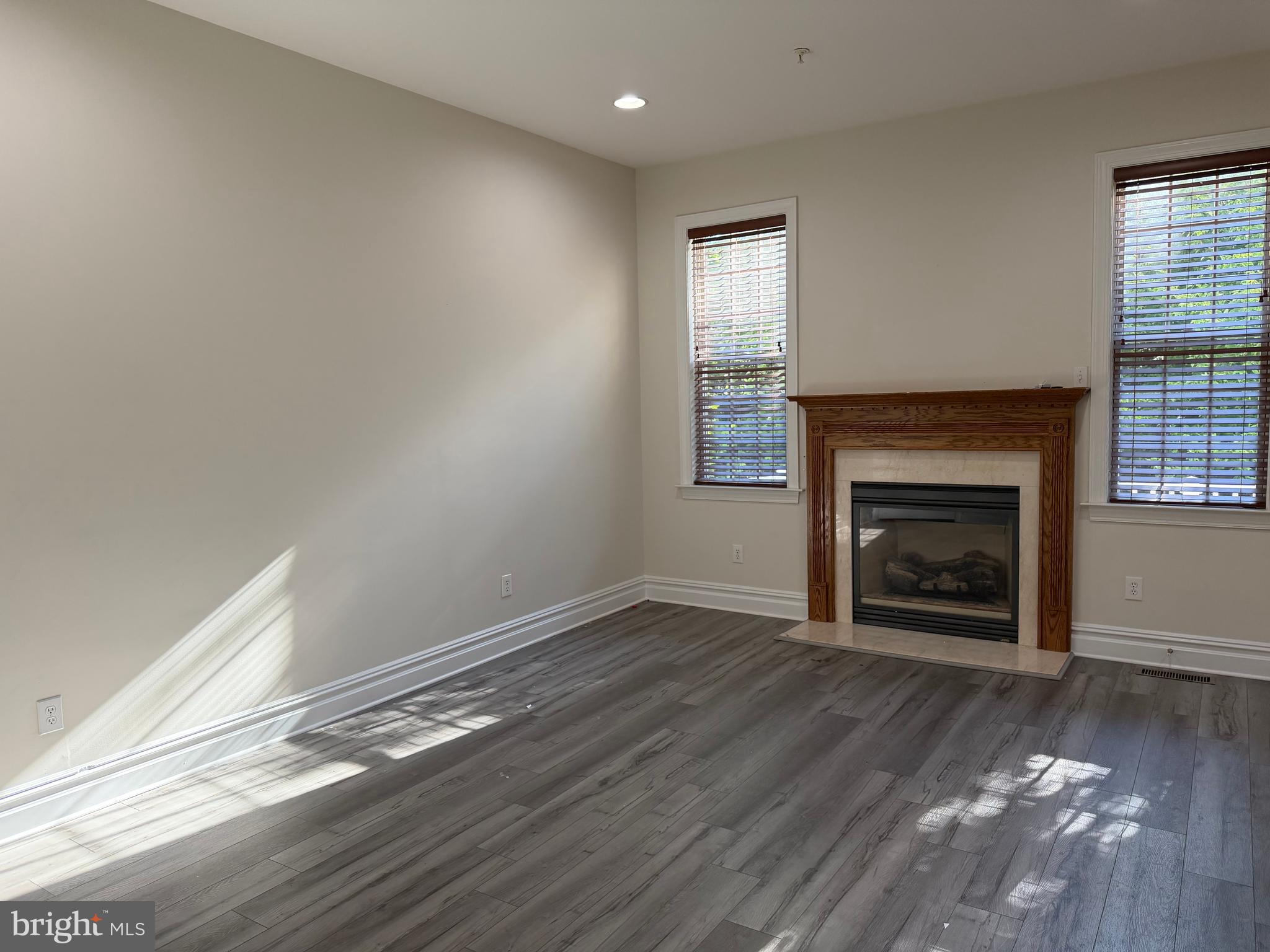 BREYER COURT - Residential