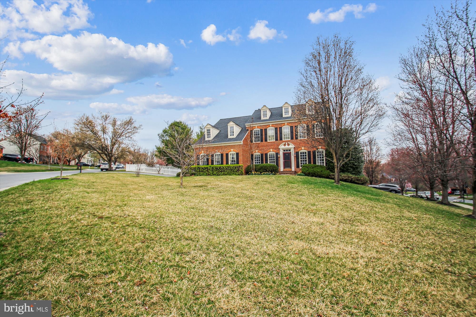 CRESTWOOD - Residential