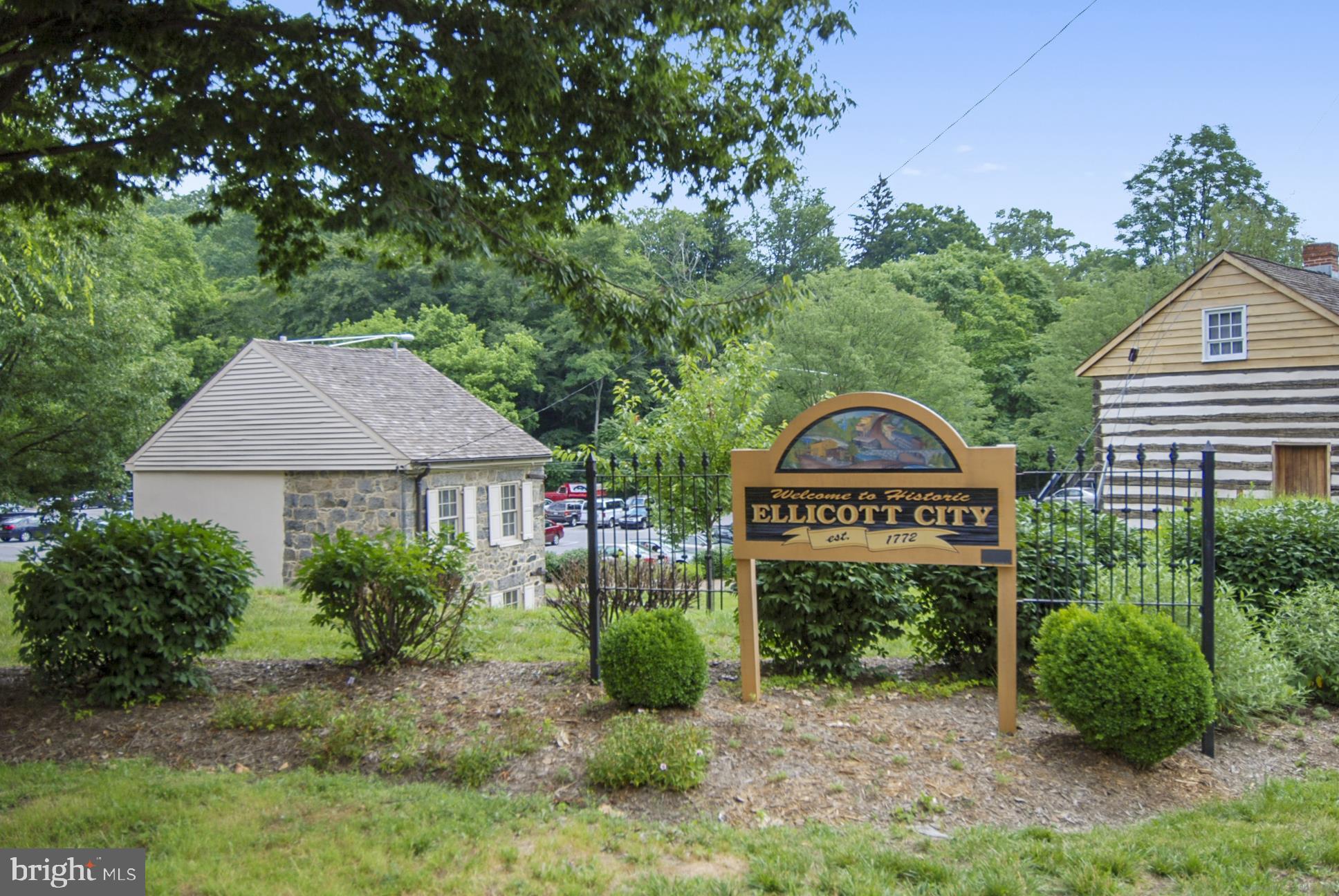 CRESTWOOD - Residential