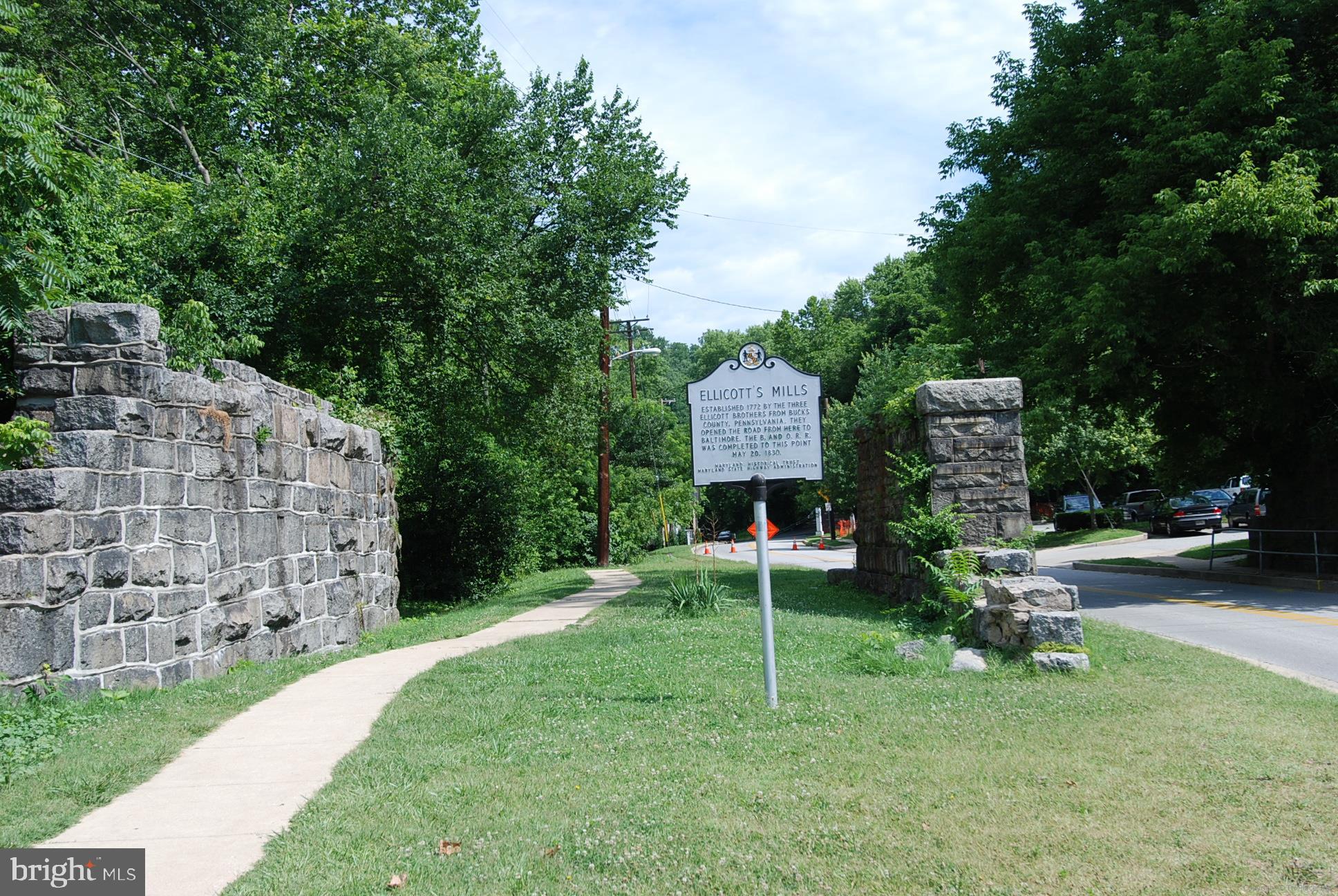 CRESTWOOD - Residential