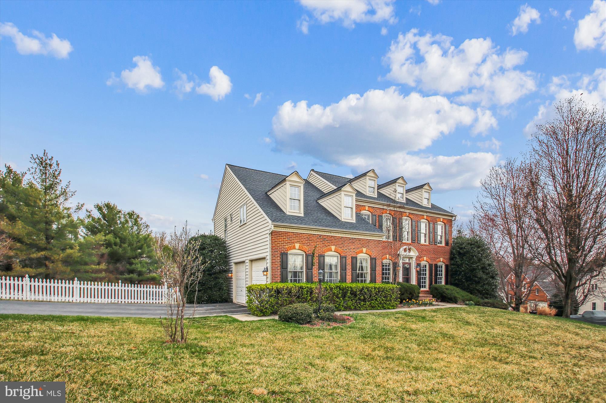CRESTWOOD - Residential