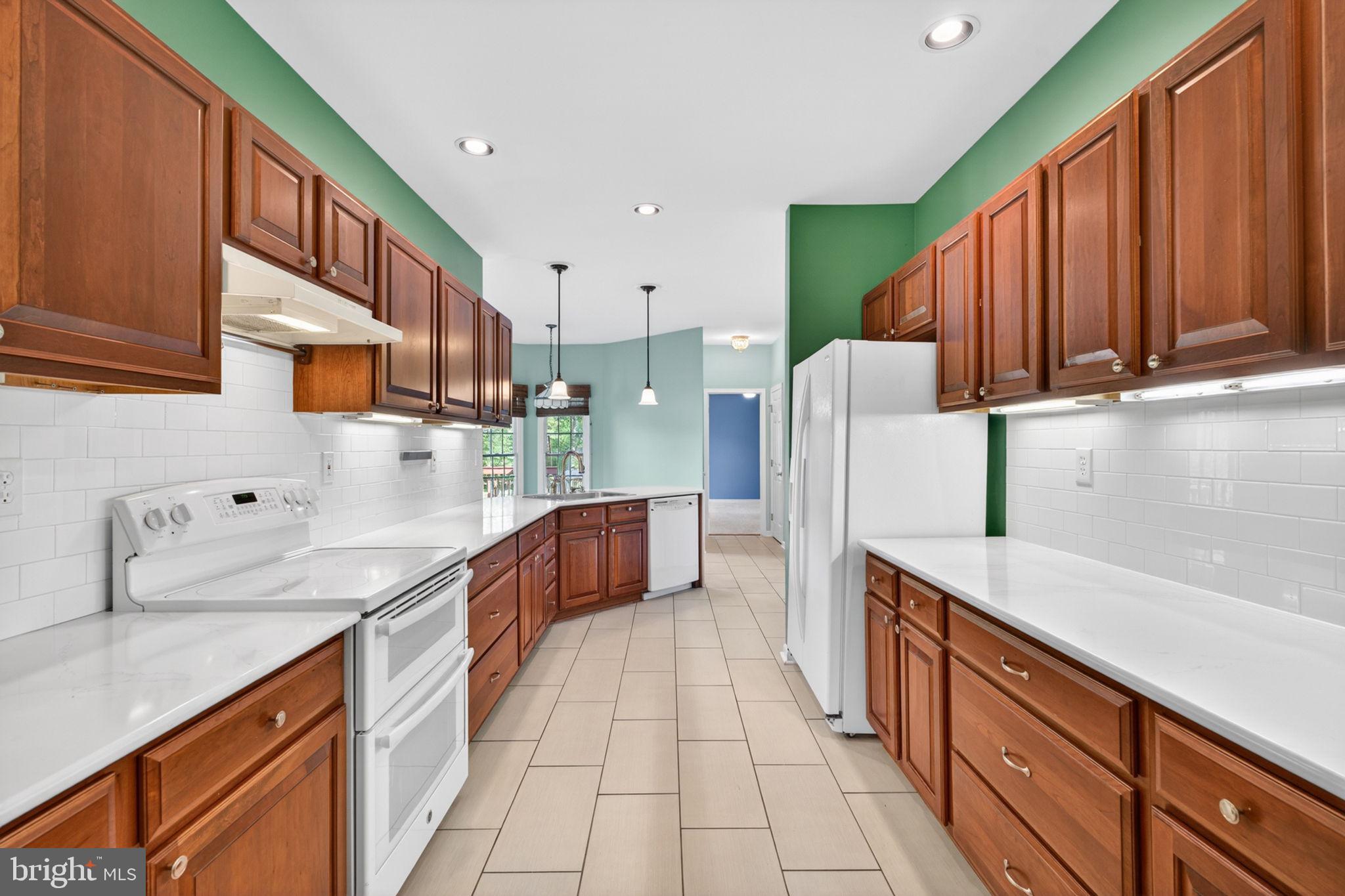 WATERS EDGE - Residential