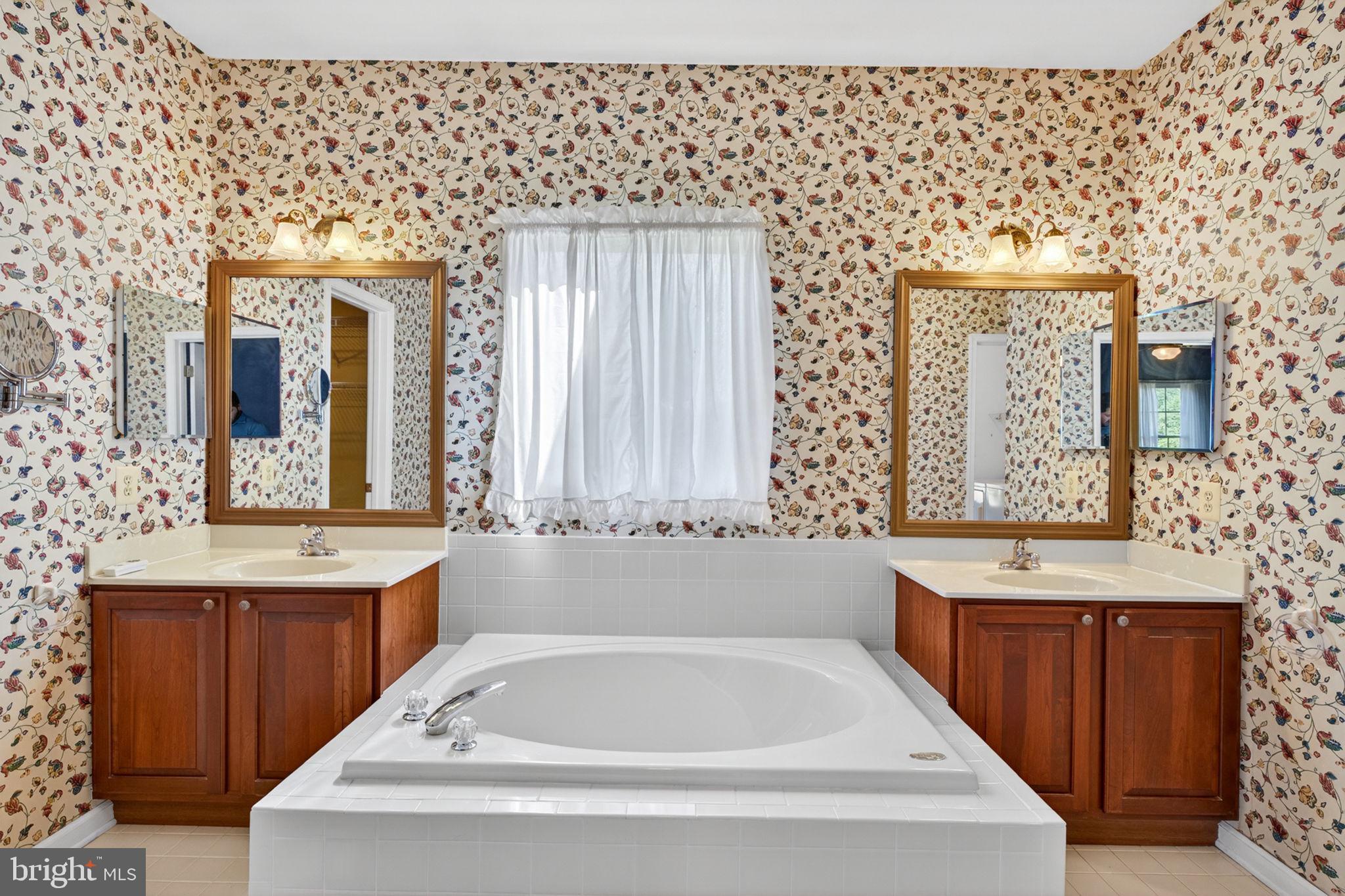 WATERS EDGE - Residential