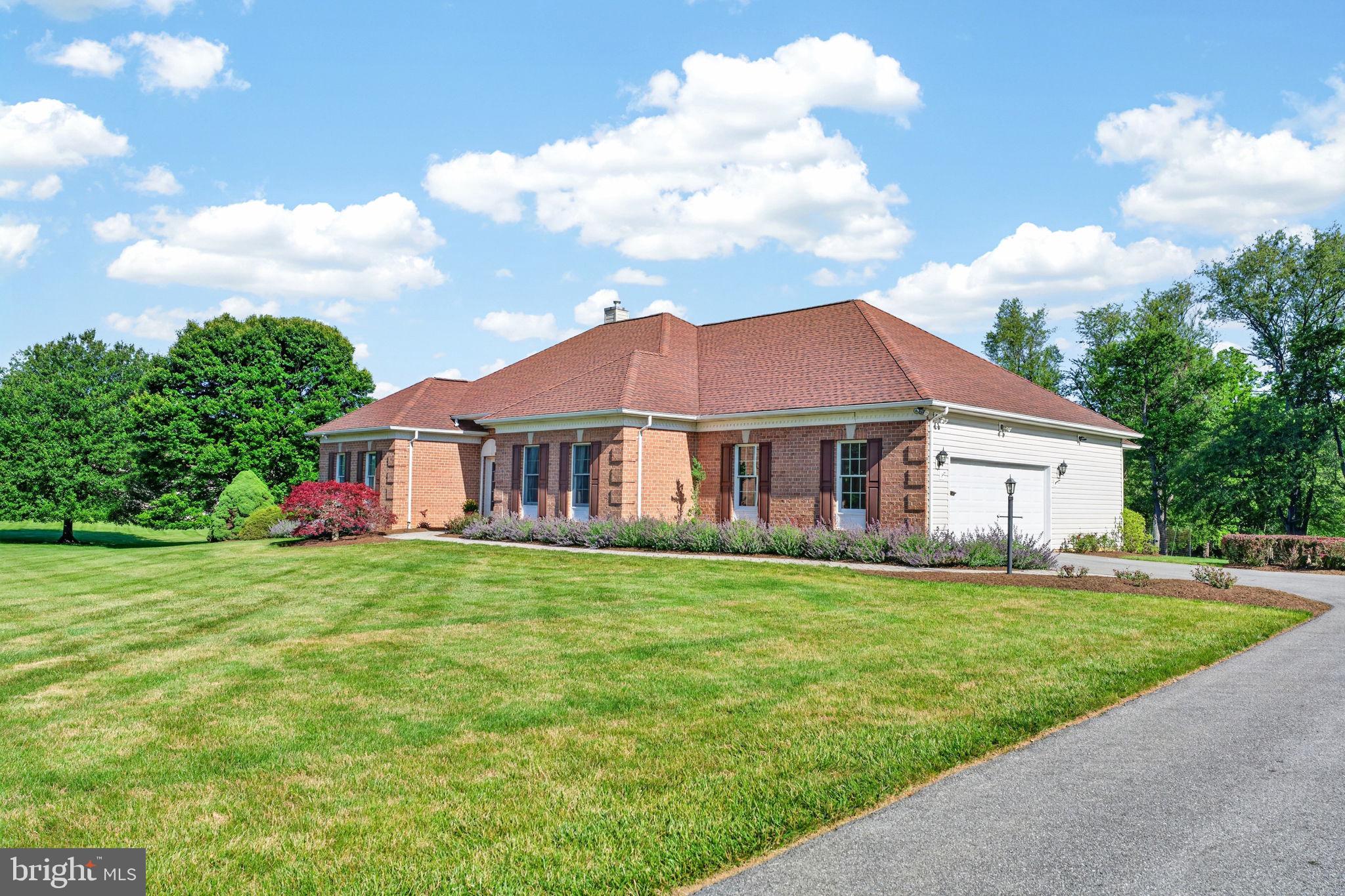 WATERS EDGE - Residential