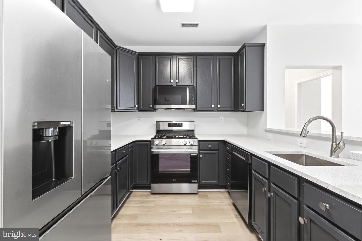 THE HOLLOW AT FOX VA - Residential