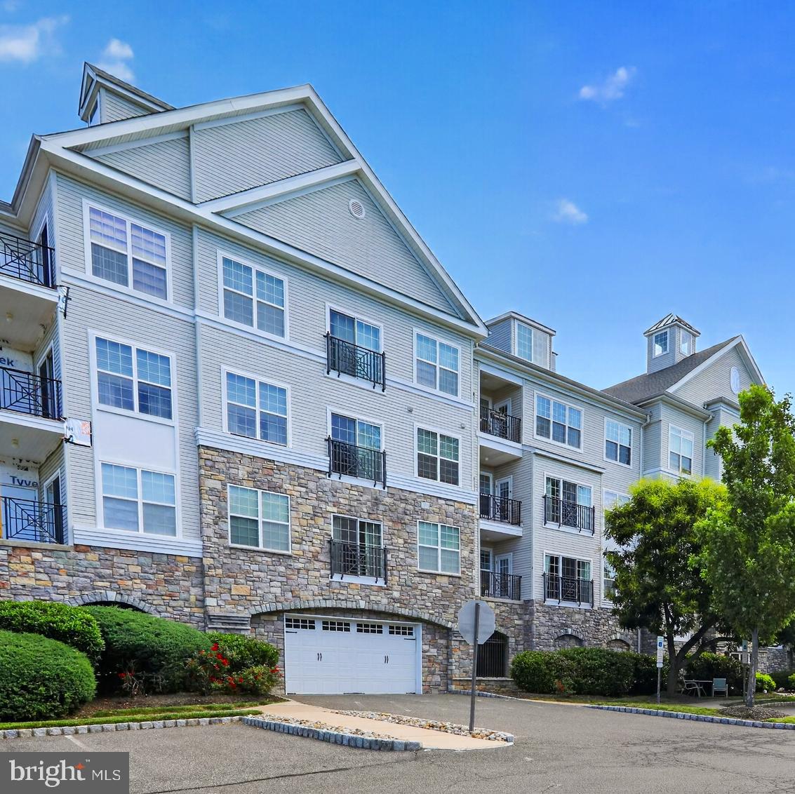 THE HOLLOW AT FOX VA - Residential