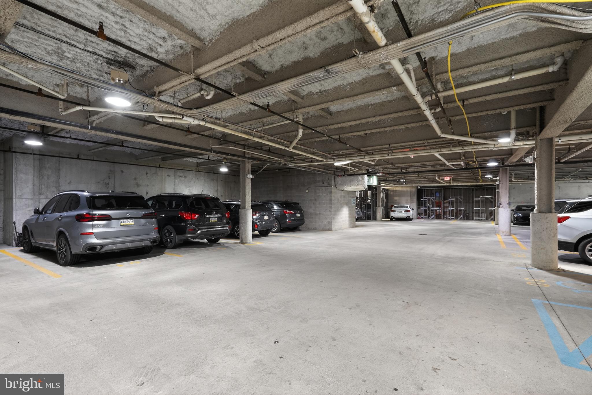 THE HOLLOW AT FOX VA - Residential