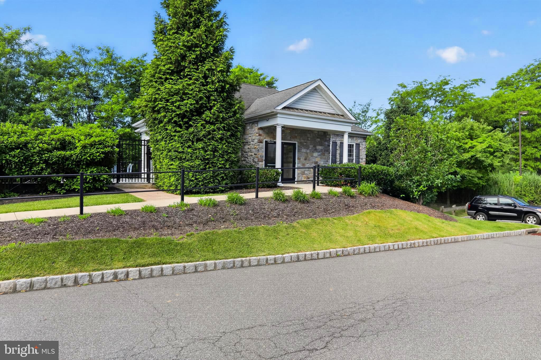 THE HOLLOW AT FOX VA - Residential