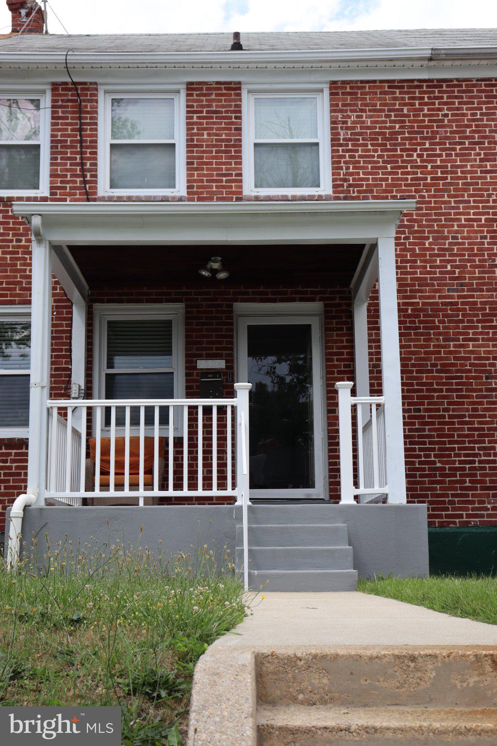 ***We are now LIVE!***
Welcome home to this well-maintained 3-bedroom, 2-bath property offering comfortable living space and great functionality throughout. The main level features spacious bedrooms, an inviting layout, and plenty of natural light. The fully finished basement provides additional living and entertaining space, complete with a full bathroom and dedicated laundry area — perfect for guests, recreation, or a potential home office setup. Conveniently located near shopping, dining, schools, parks, and major commuter routes. A great opportunity for homeowners or investors alike — schedule your showing today!
