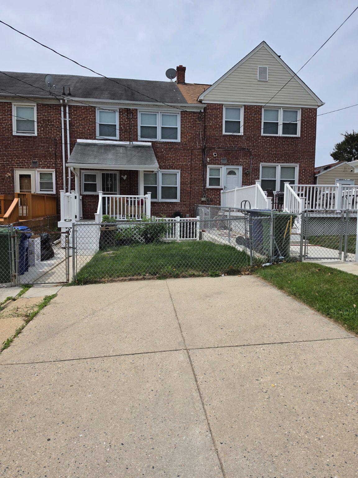 IDLEWOOD - Residential