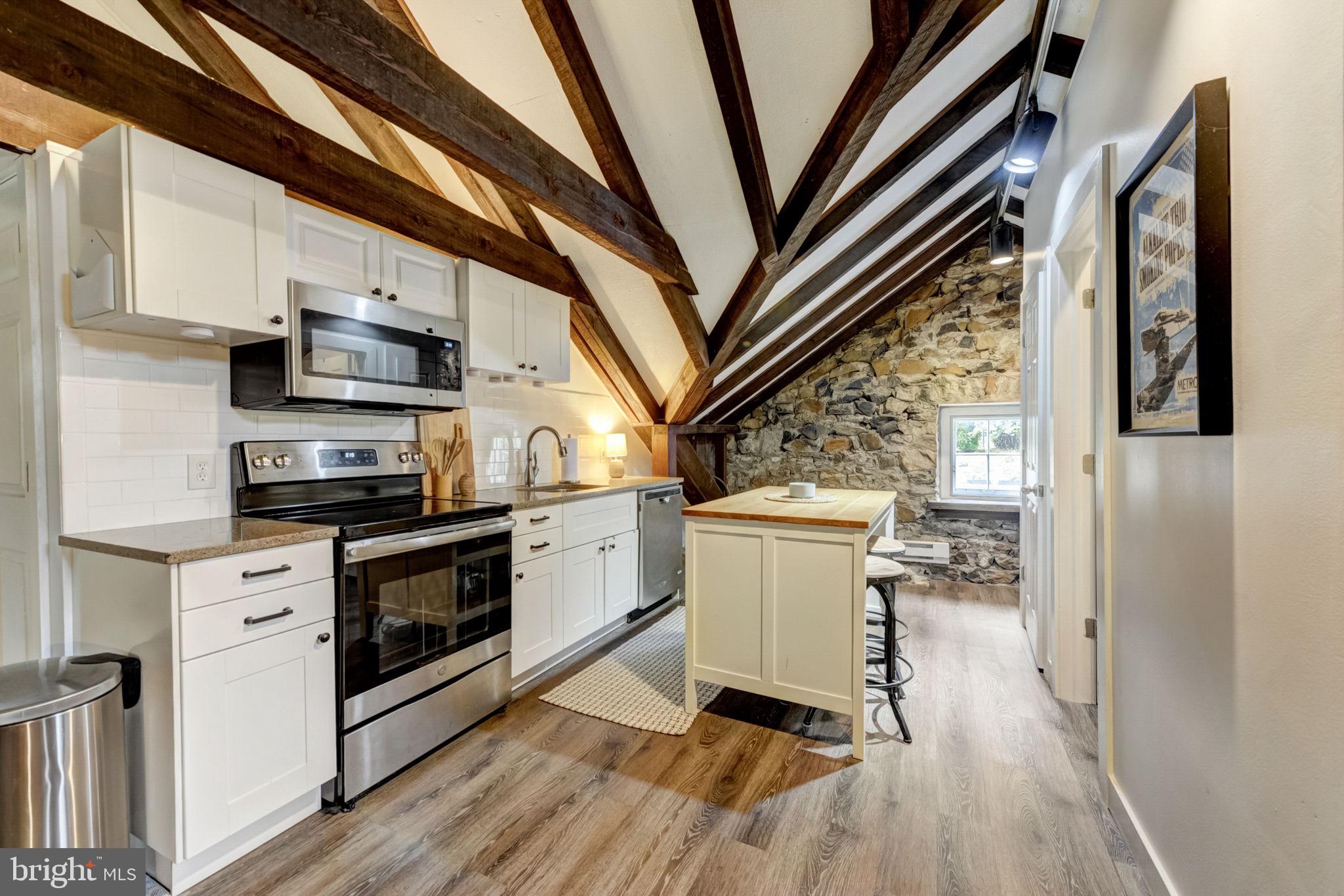 RADNOR HUNT - Residential