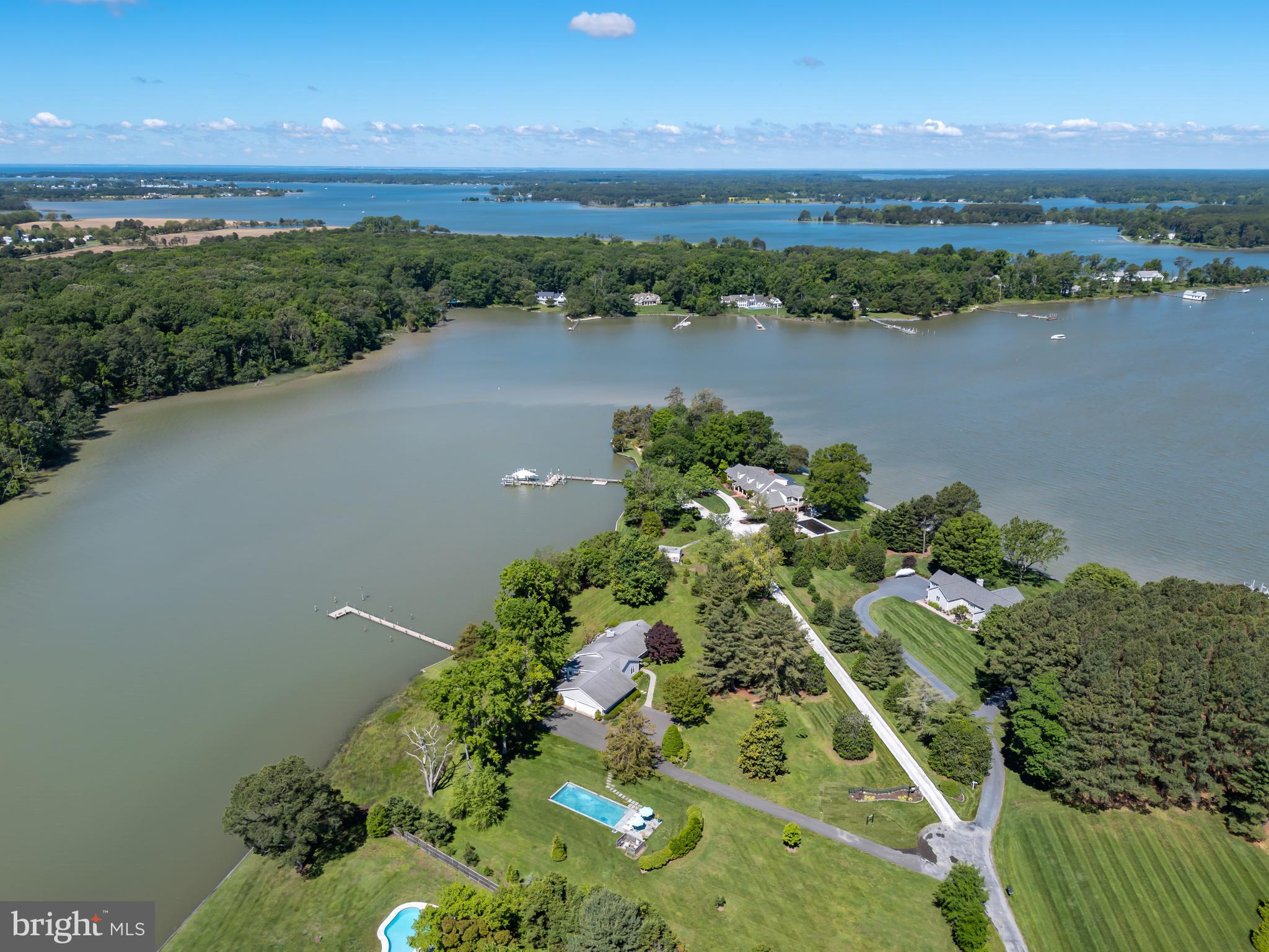 PIRATES COVE - Residential