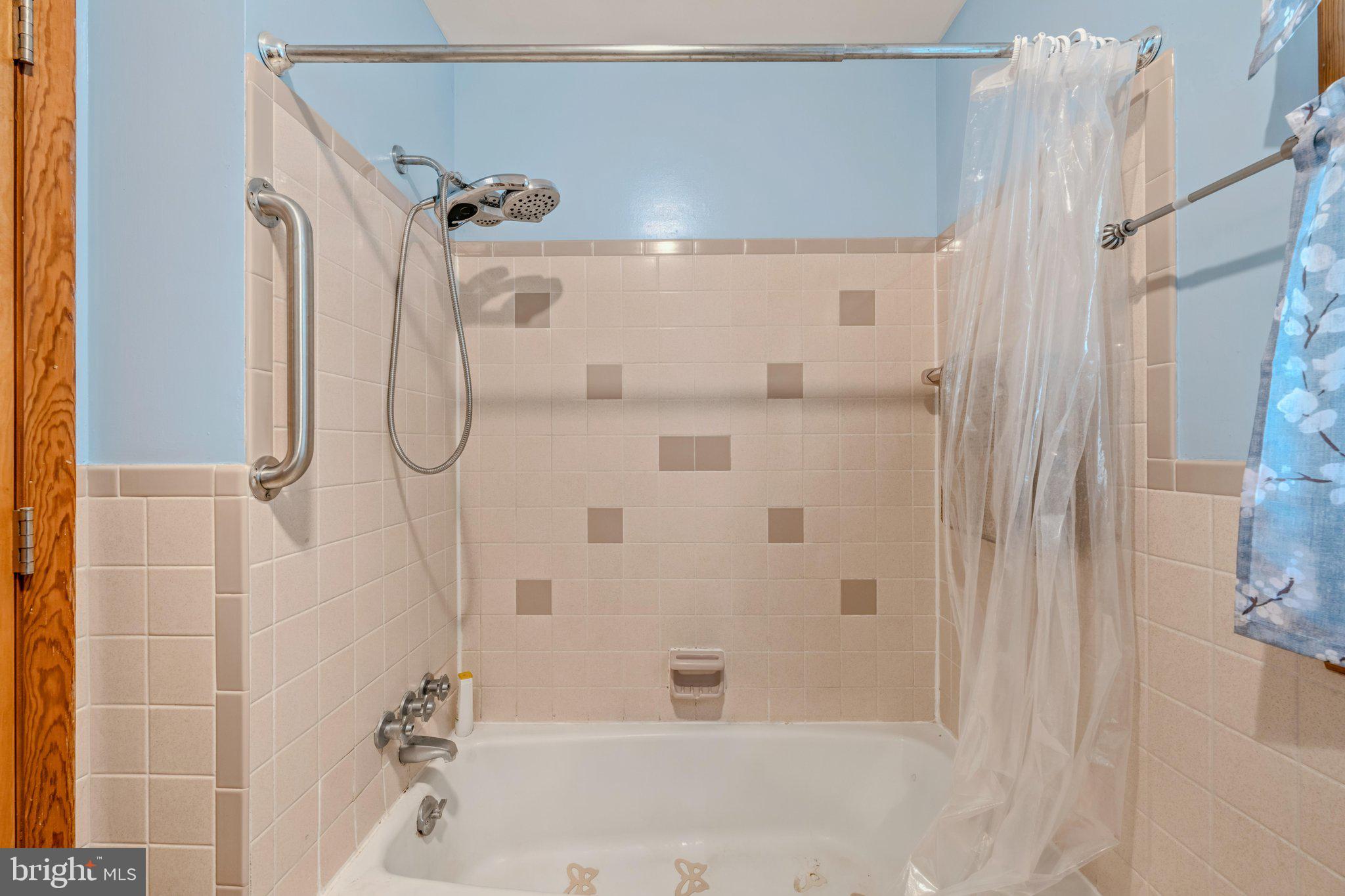 GROVE HEIGHTS - Residential