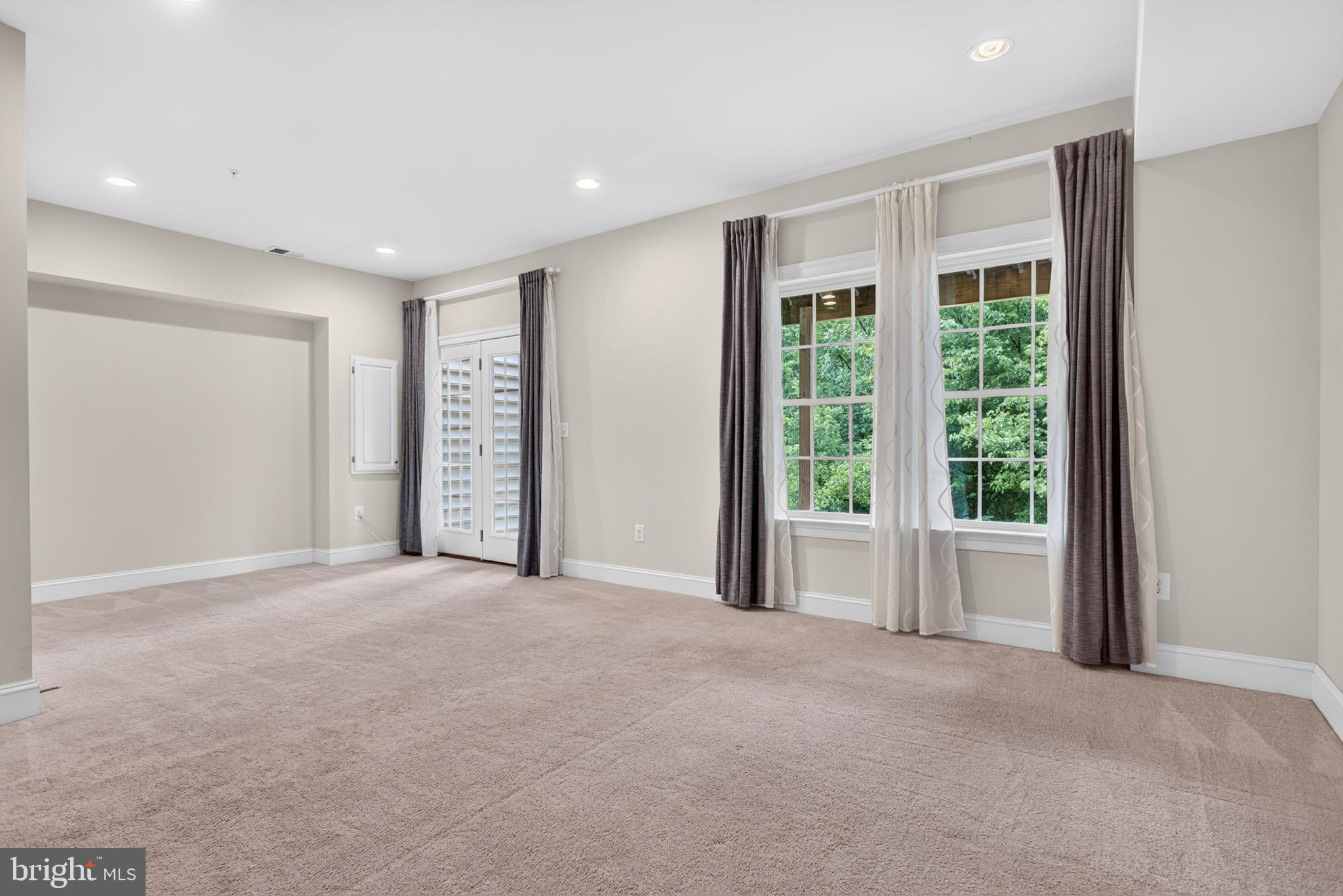 WALNUT CREEK AT MONT - Residential