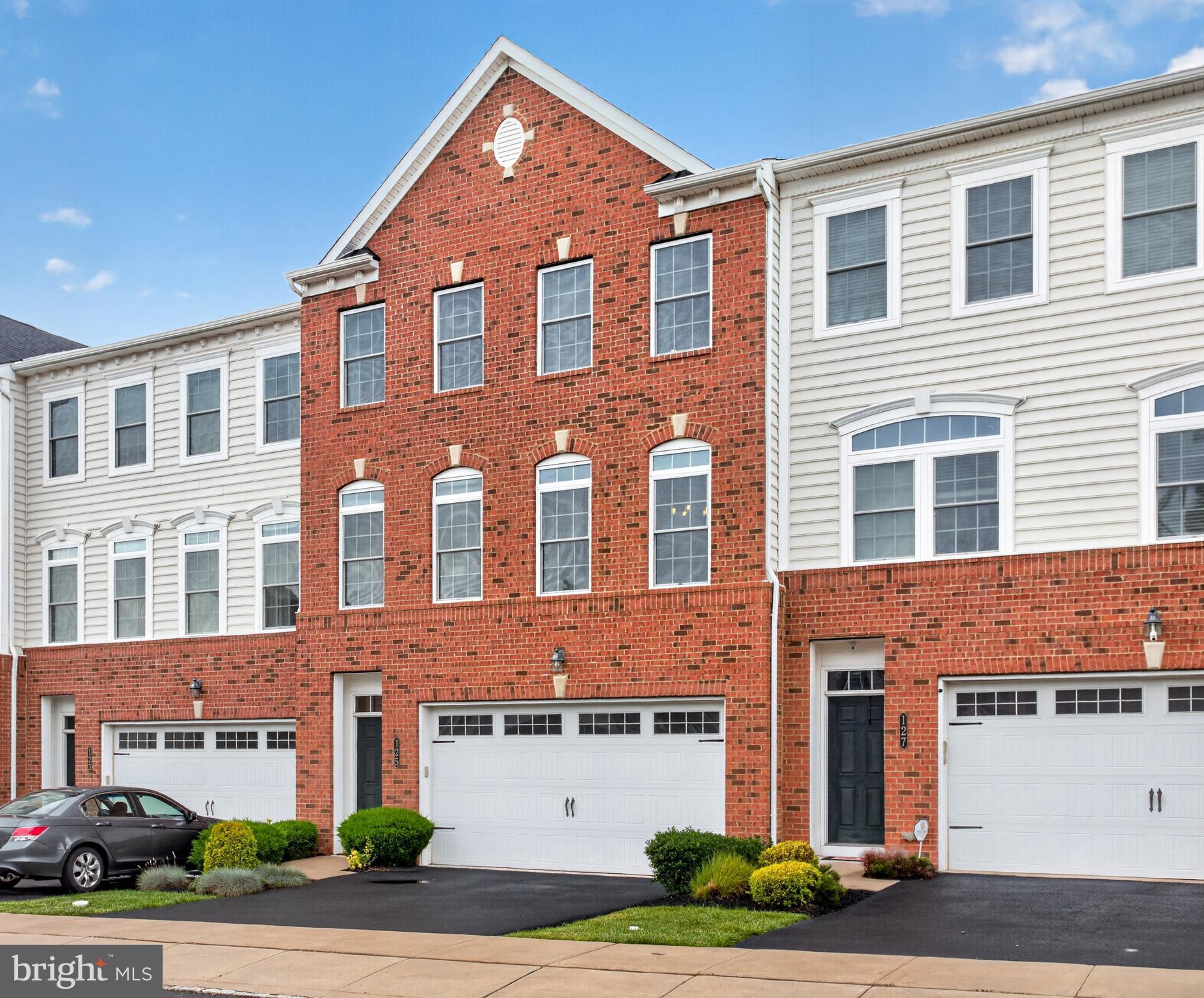 WALNUT CREEK AT MONT - Residential