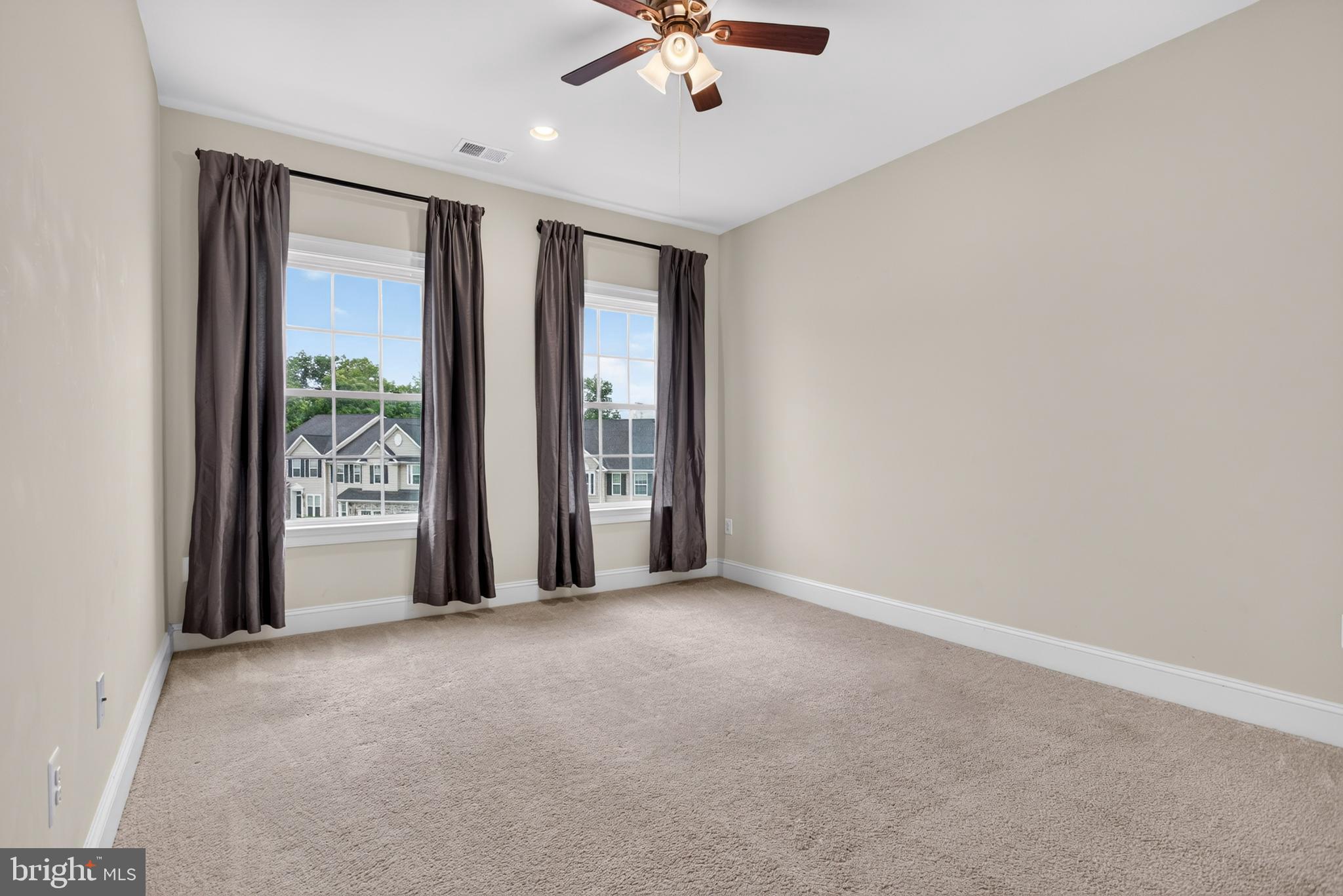 WALNUT CREEK AT MONT - Residential