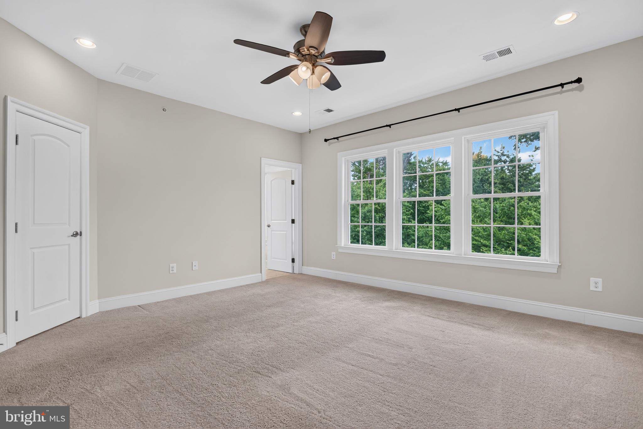 WALNUT CREEK AT MONT - Residential