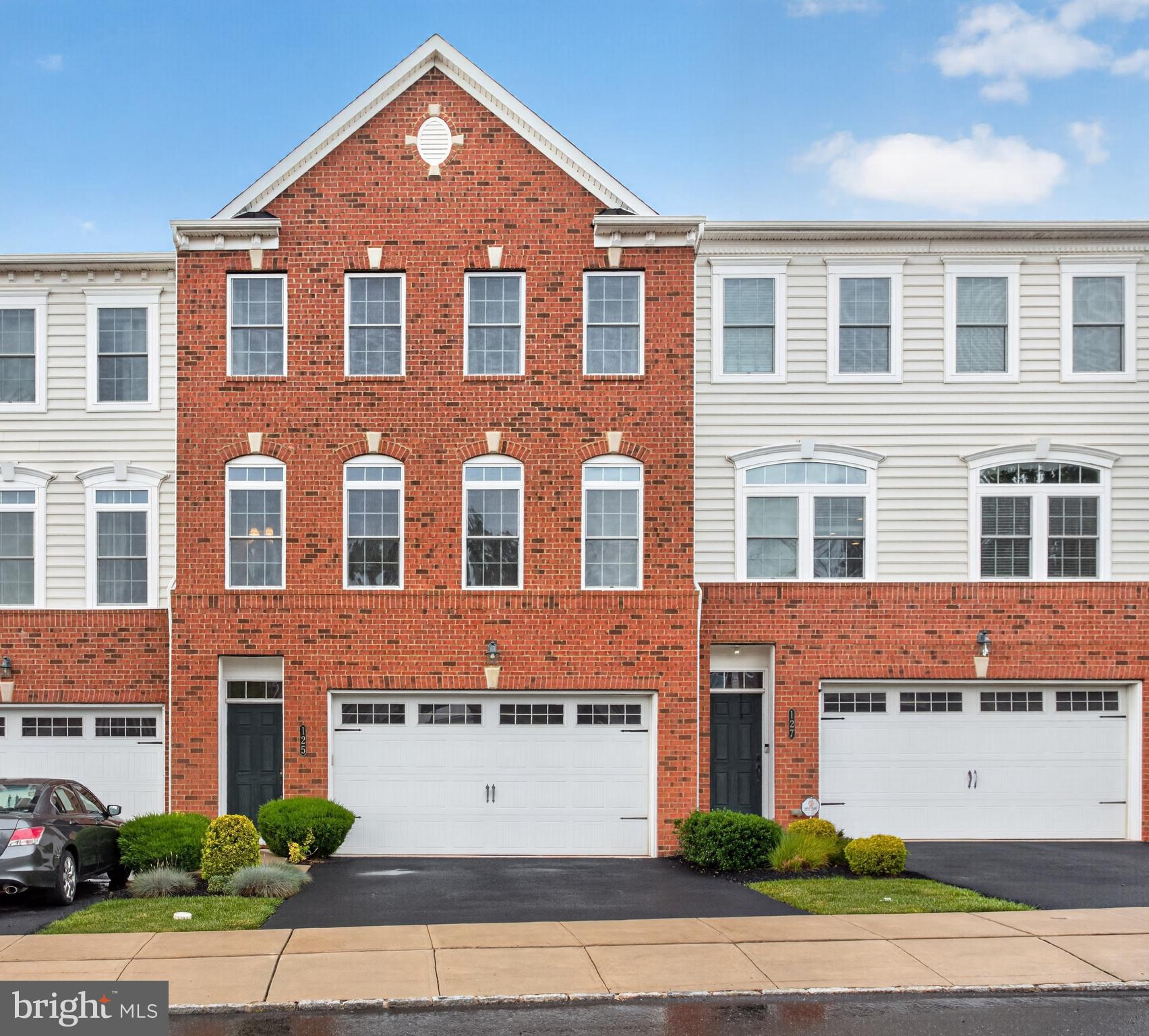WALNUT CREEK AT MONT - Residential