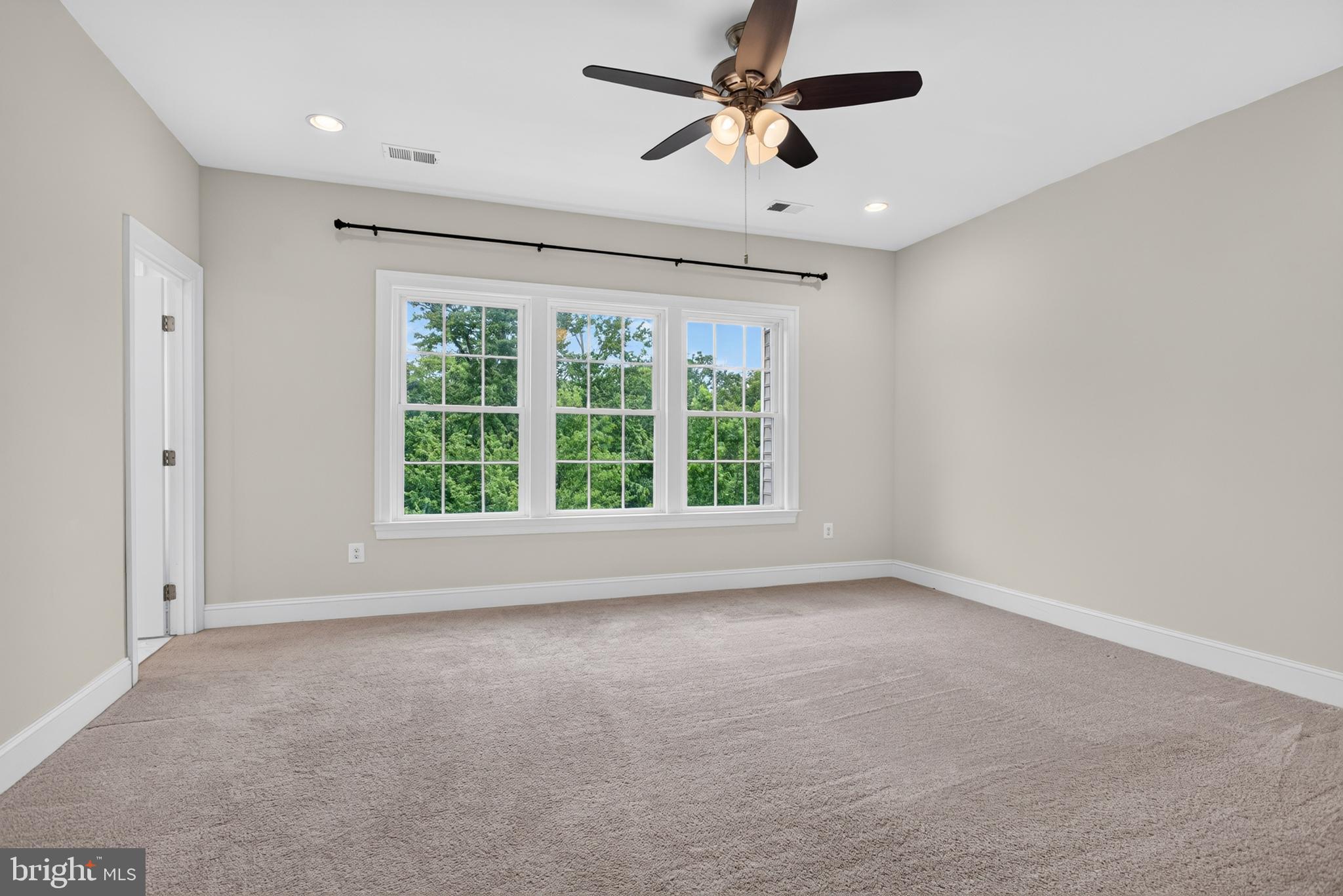 WALNUT CREEK AT MONT - Residential