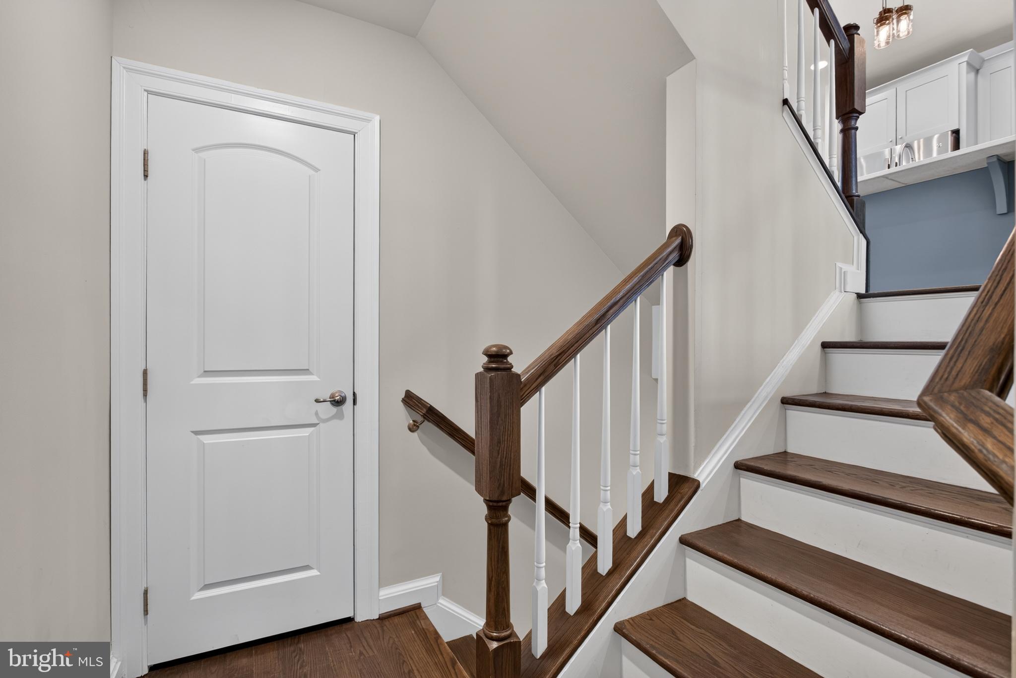 WALNUT CREEK AT MONT - Residential