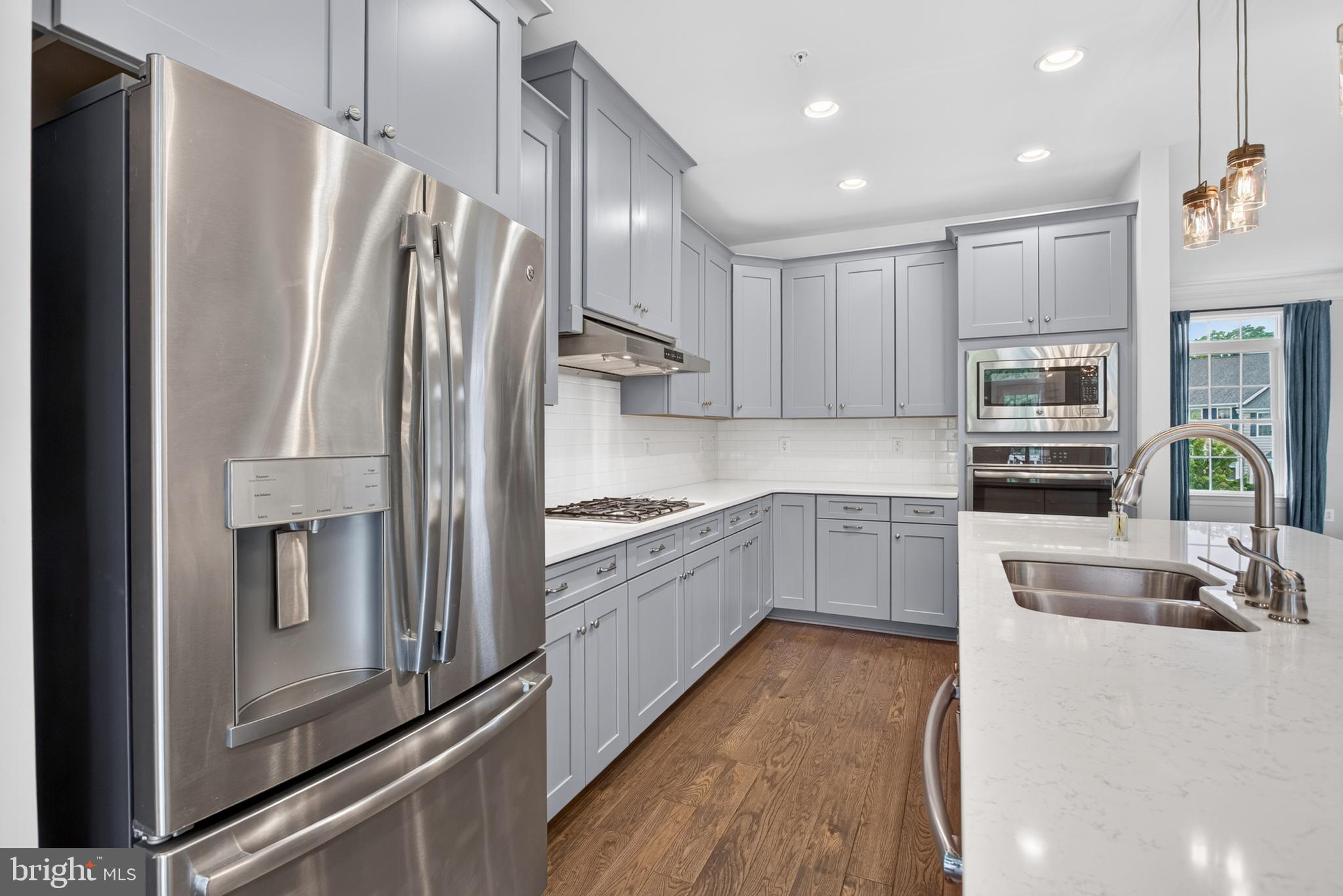 WALNUT CREEK AT MONT - Residential