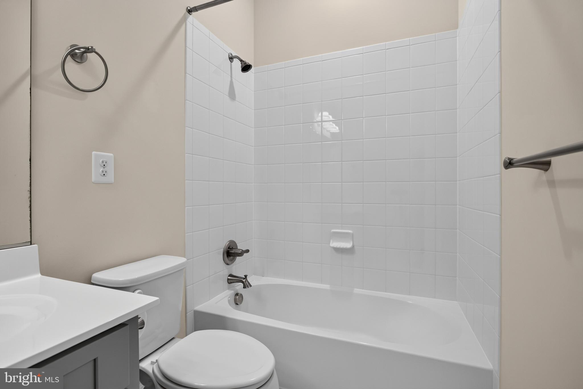 WALNUT CREEK AT MONT - Residential
