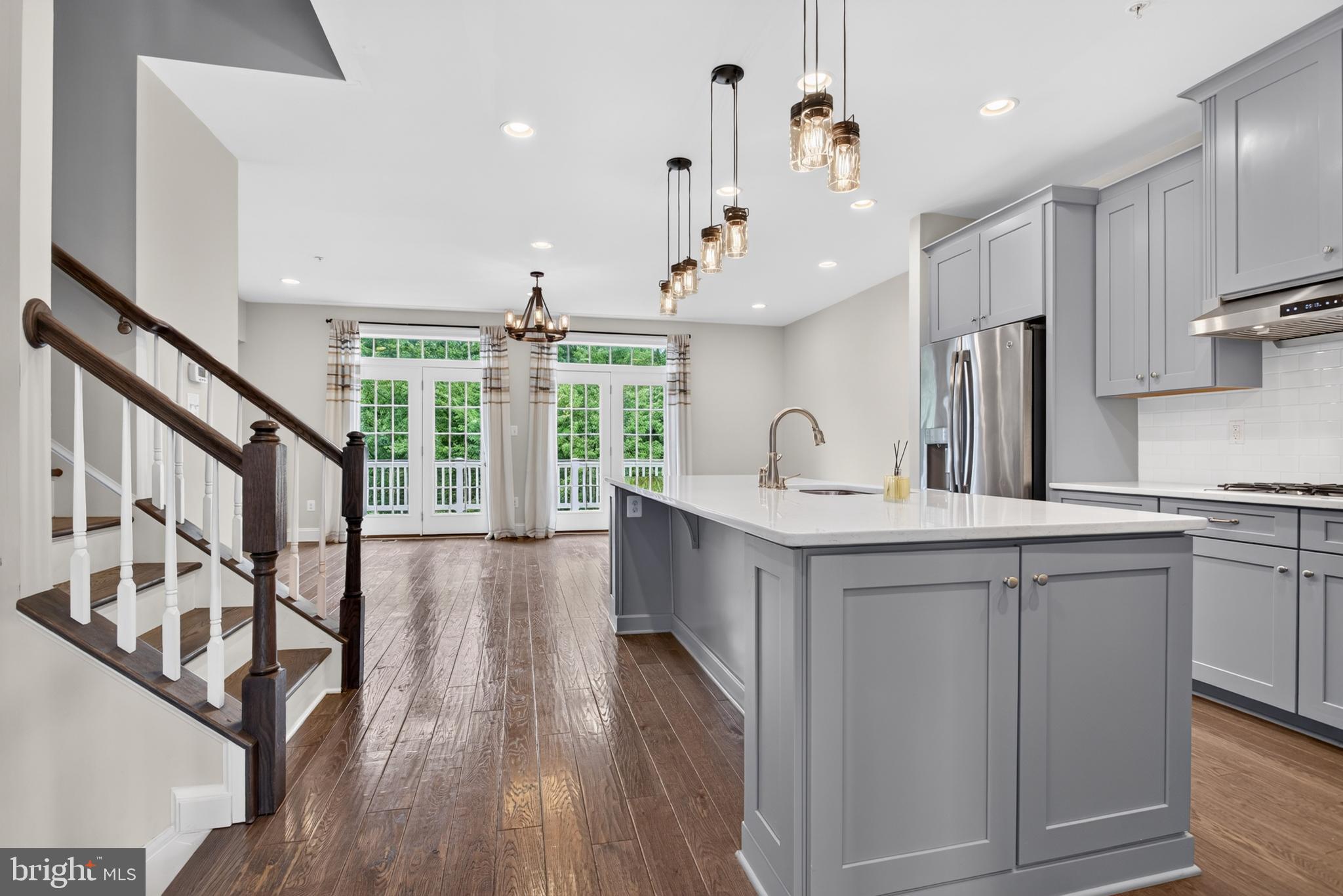 WALNUT CREEK AT MONT - Residential
