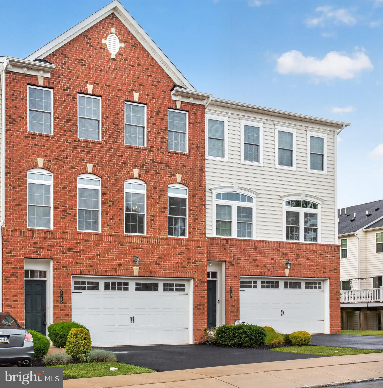 WALNUT CREEK AT MONT - Residential