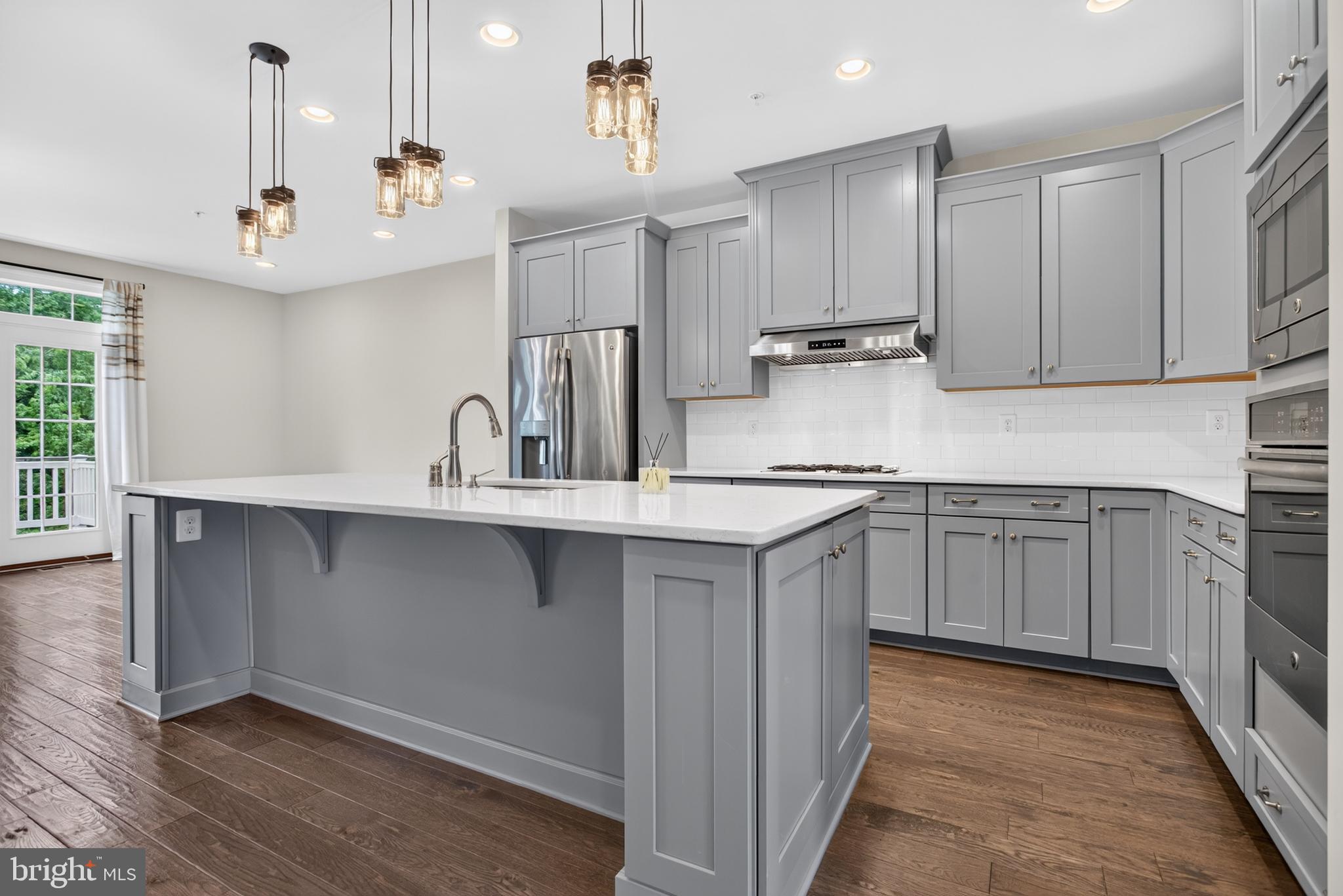 WALNUT CREEK AT MONT - Residential
