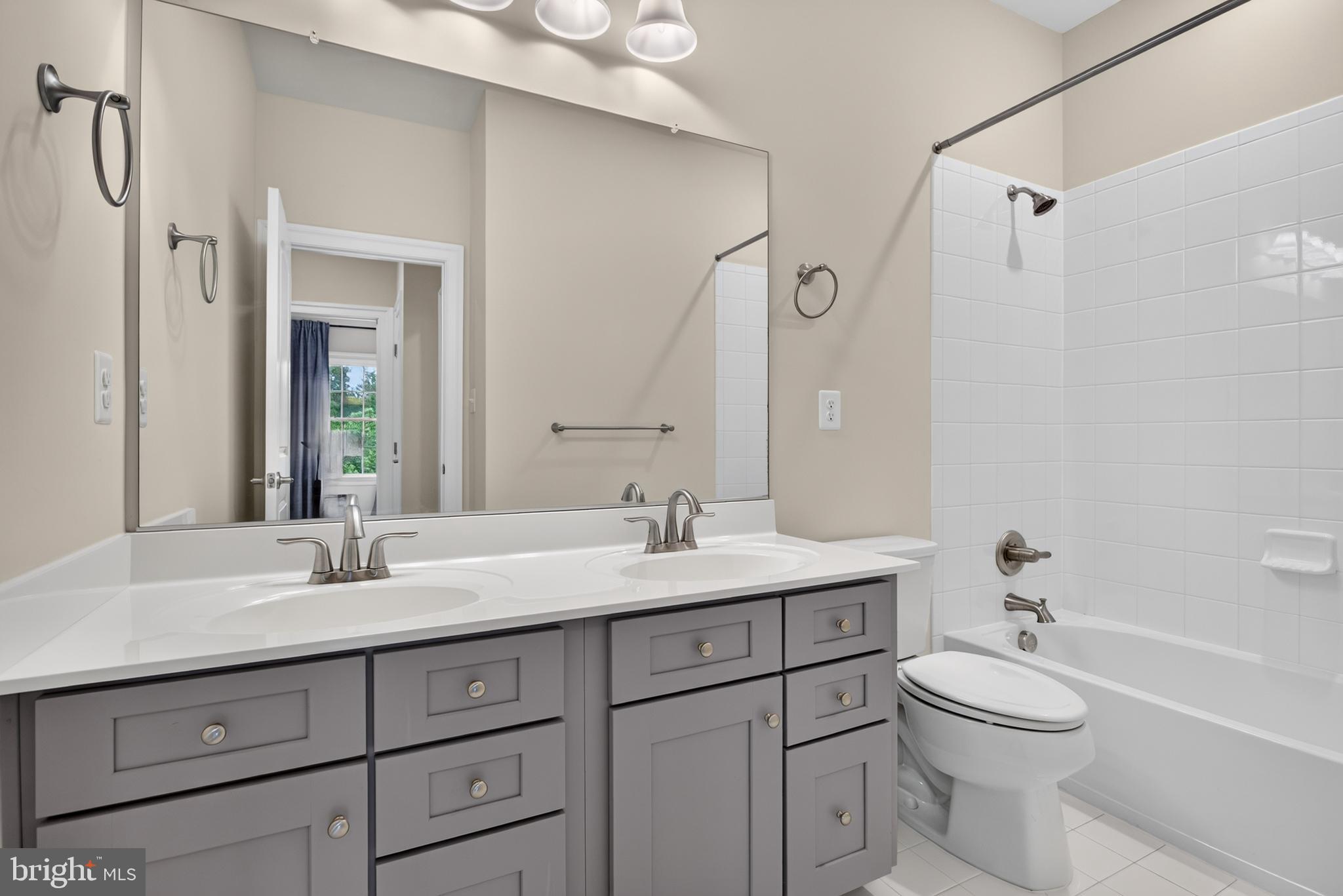 WALNUT CREEK AT MONT - Residential