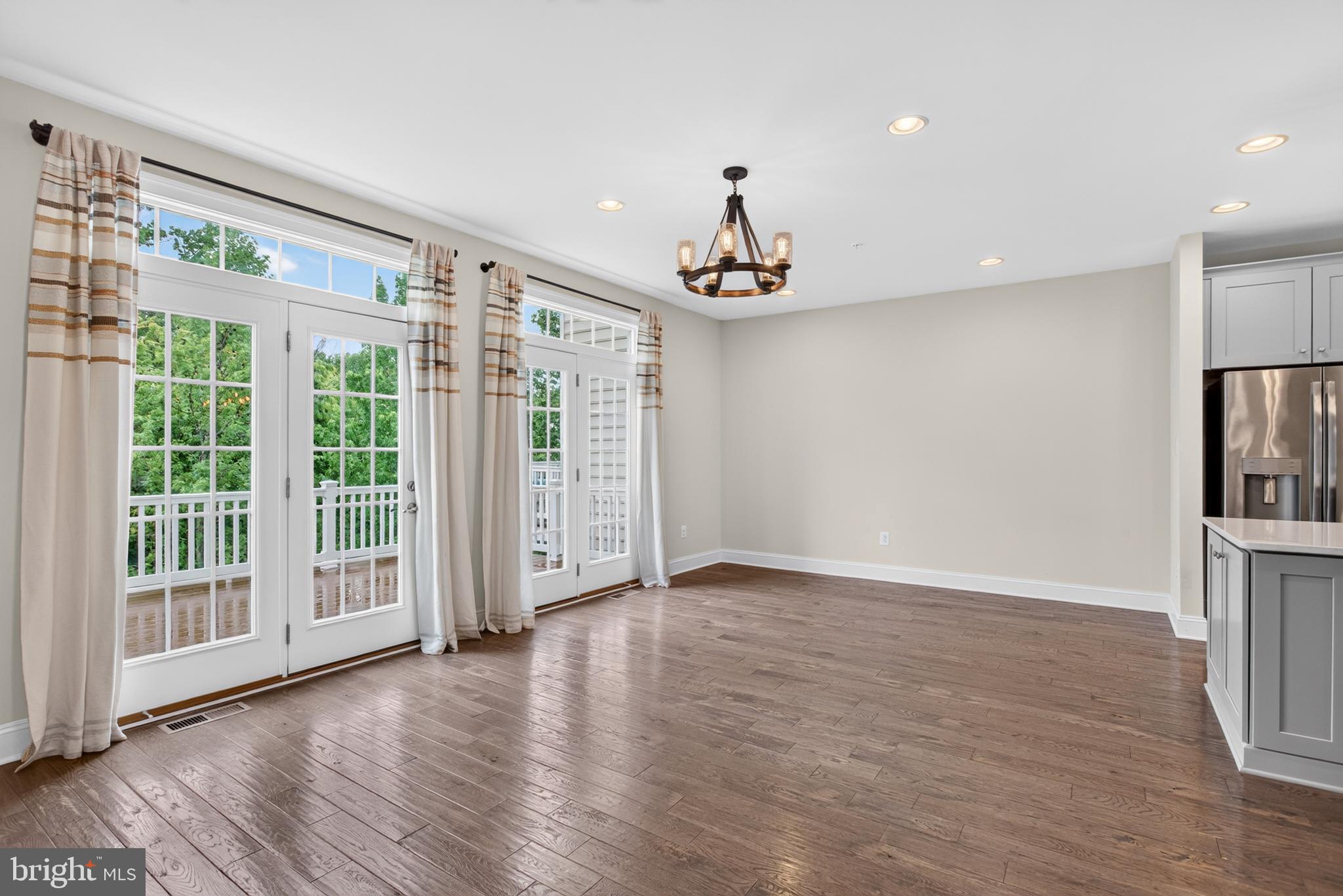 WALNUT CREEK AT MONT - Residential