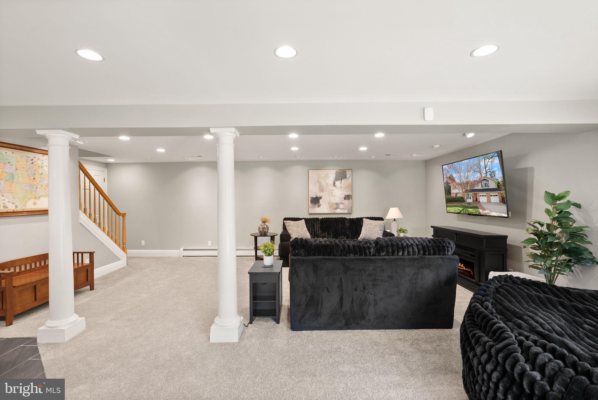 CRYSTAL SPRING KNOLLS - Residential
