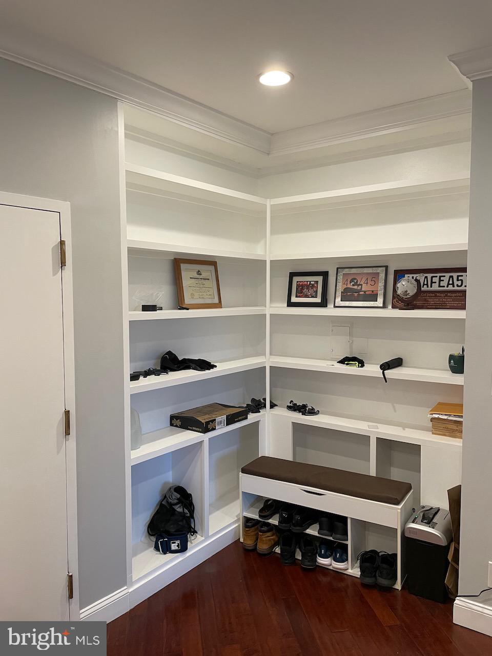 CRYSTAL PARK - Residential Lease