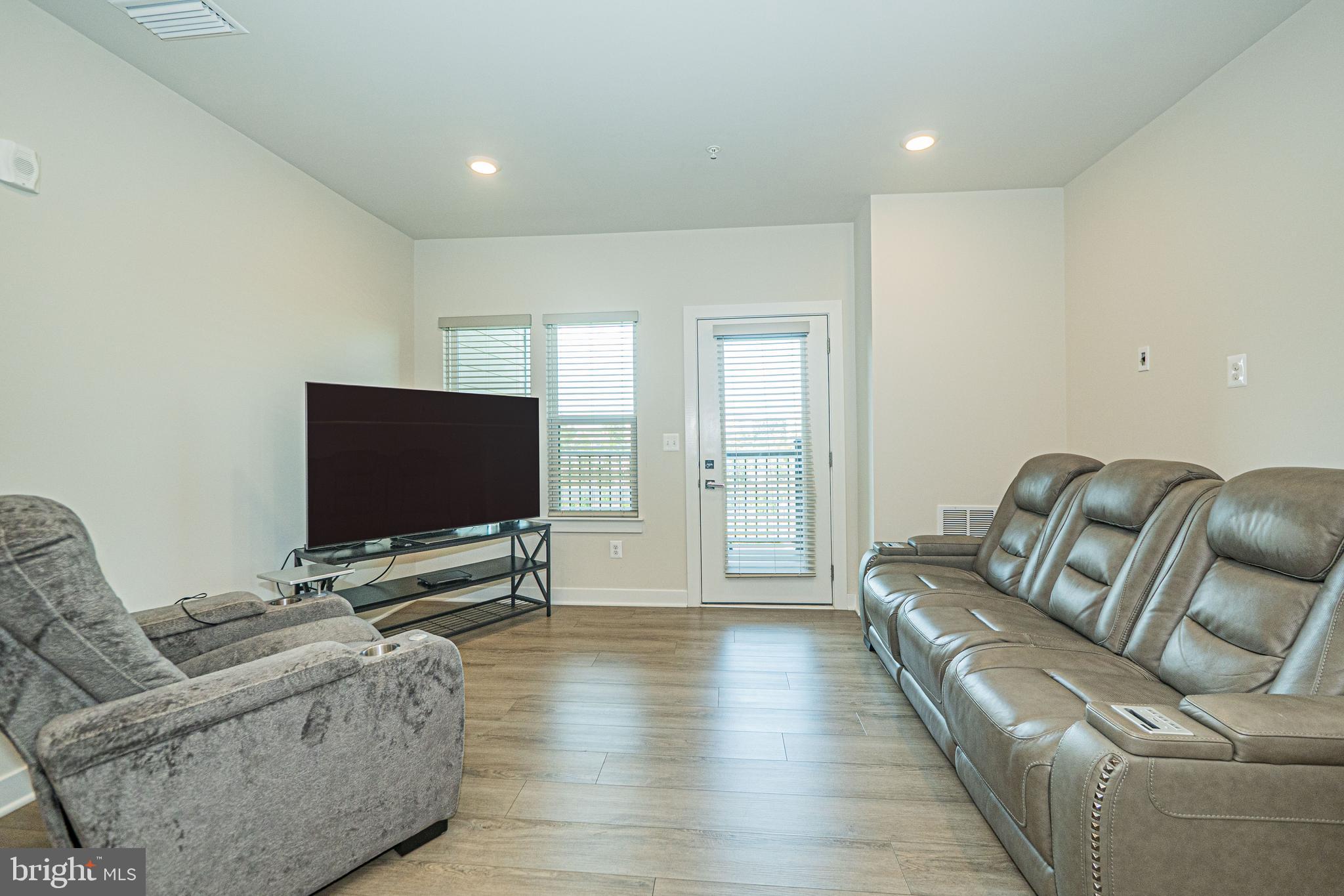 WOODLAND PARK STATION - Residential
