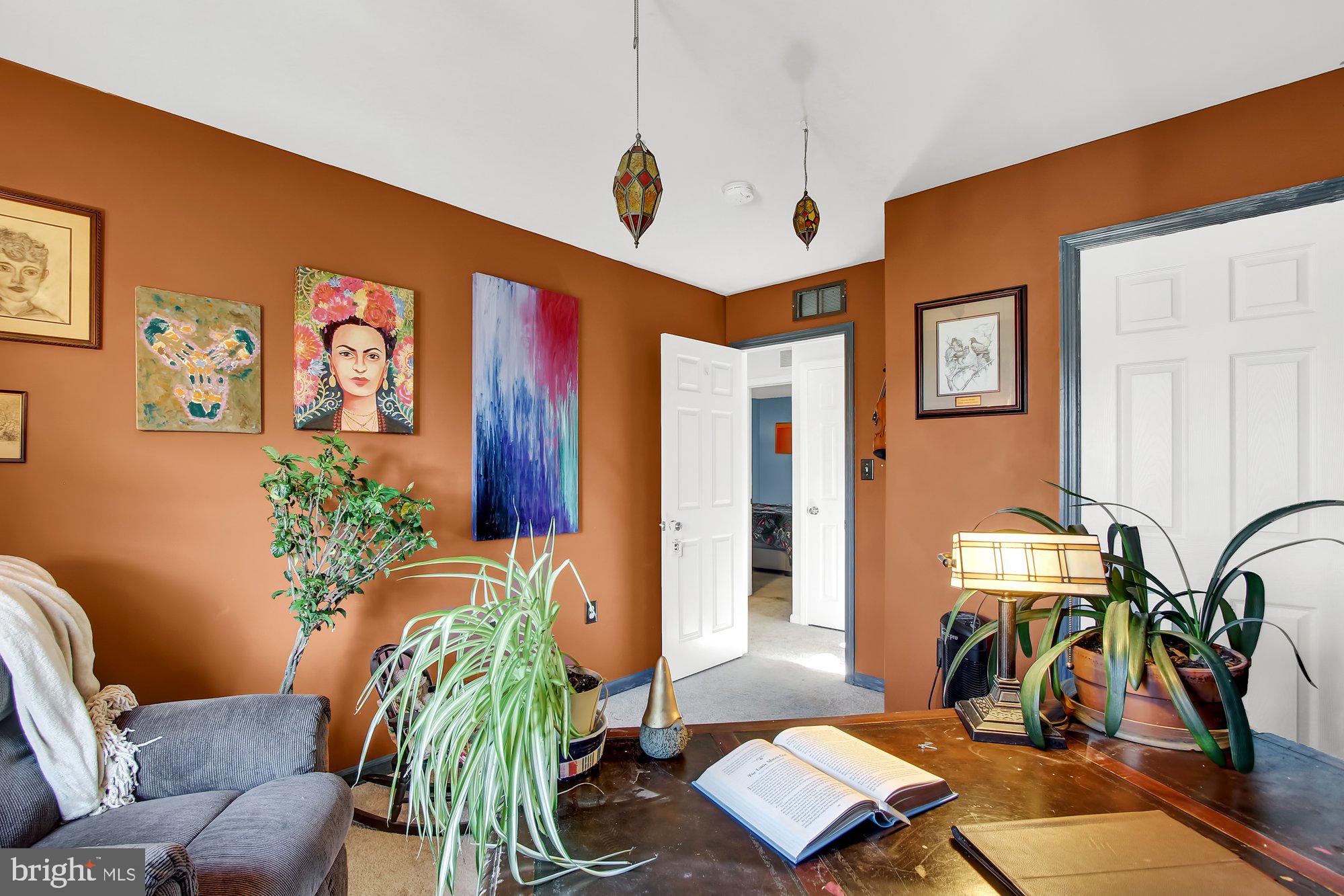 FLORIN HILL - Residential