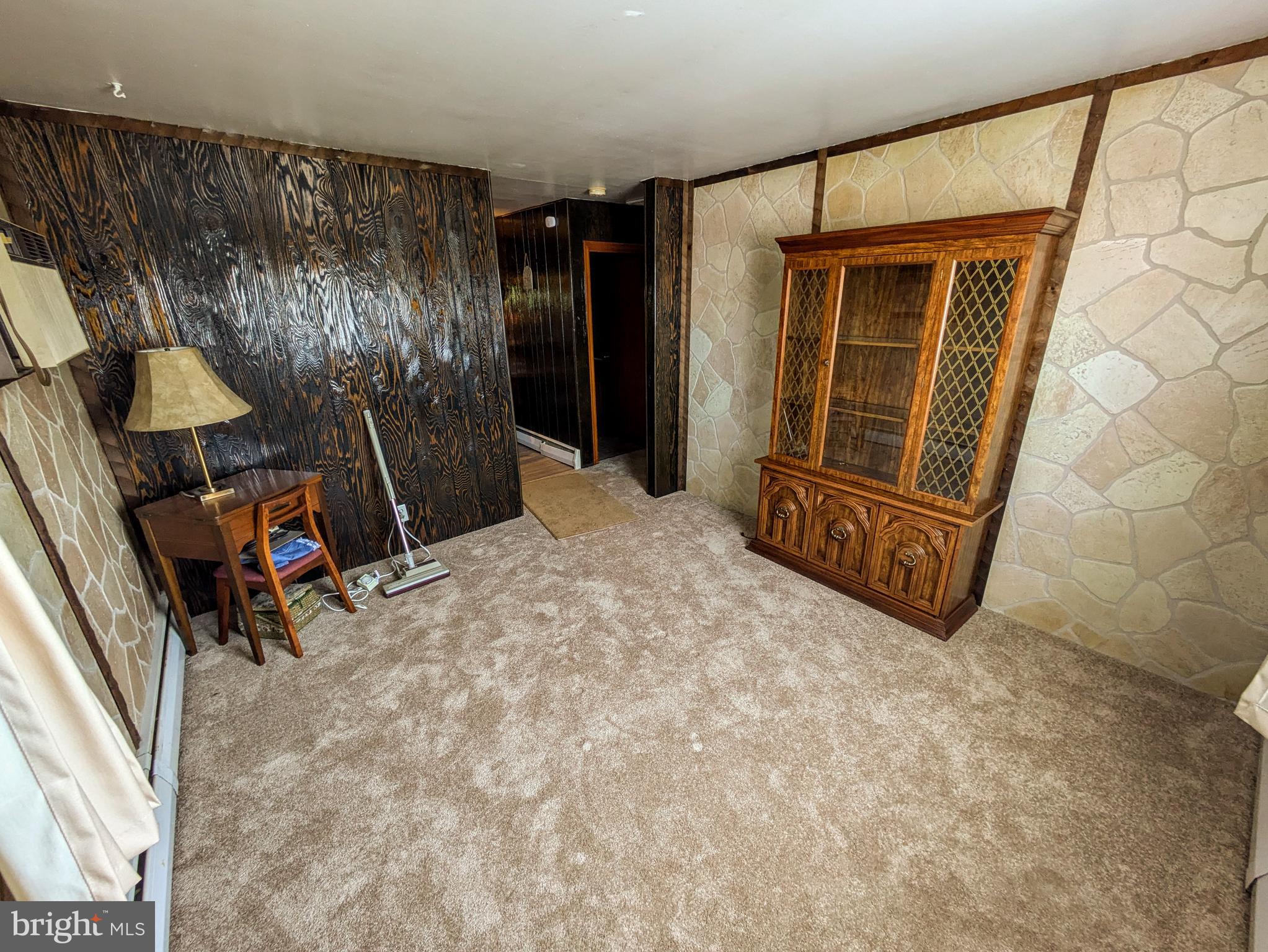 NOT IN - Residential Lease