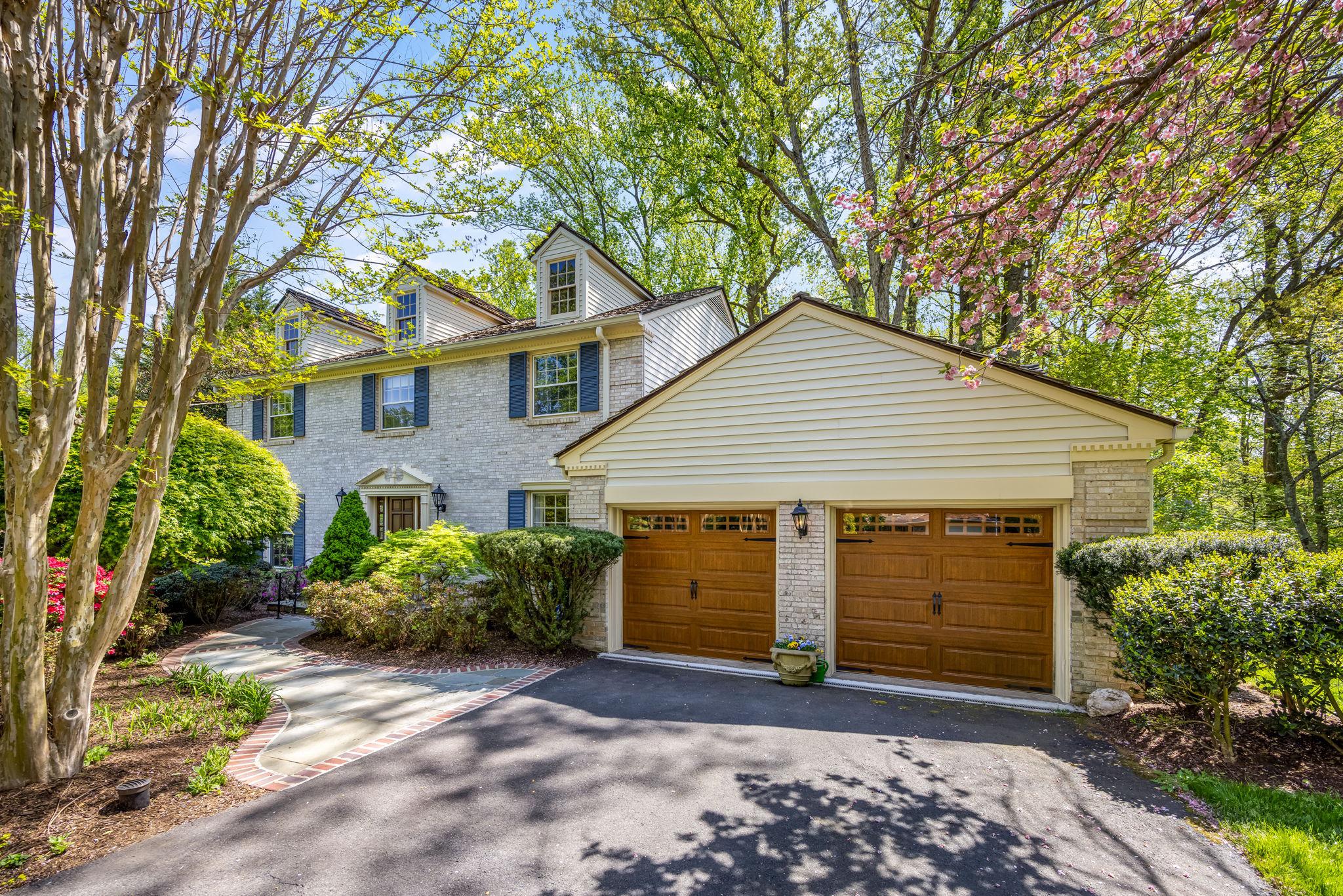 LANGLEY OAKS - Residential