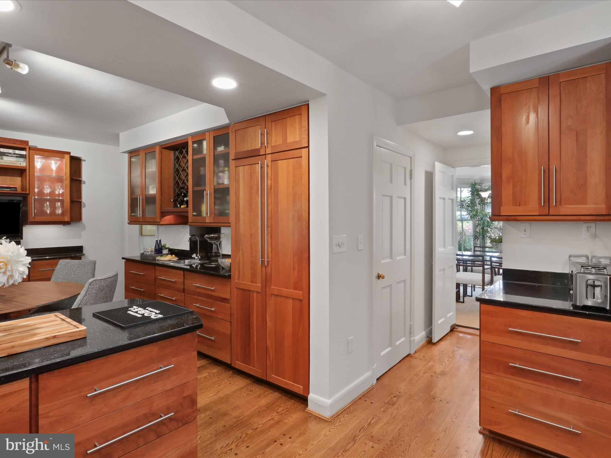 COUNTRY CLUB HILLS - Residential