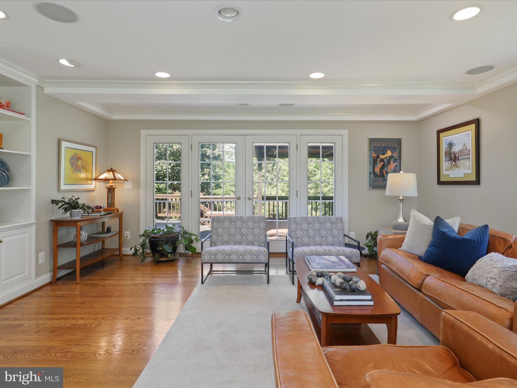COUNTRY CLUB HILLS - Residential
