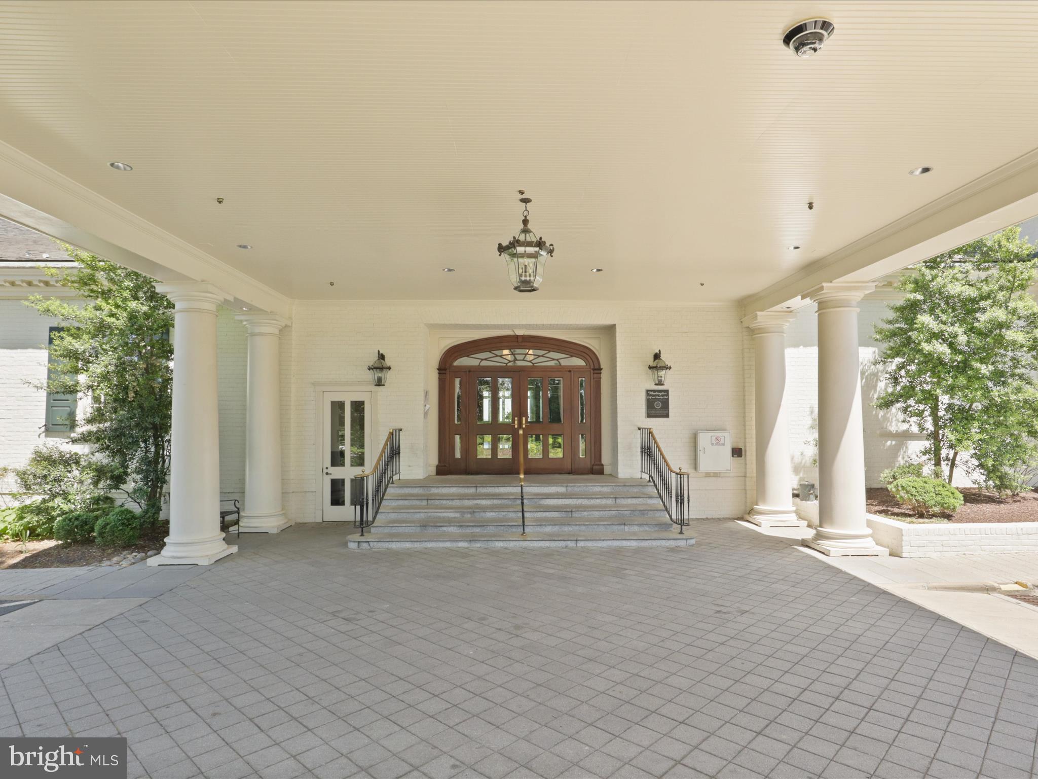 COUNTRY CLUB HILLS - Residential