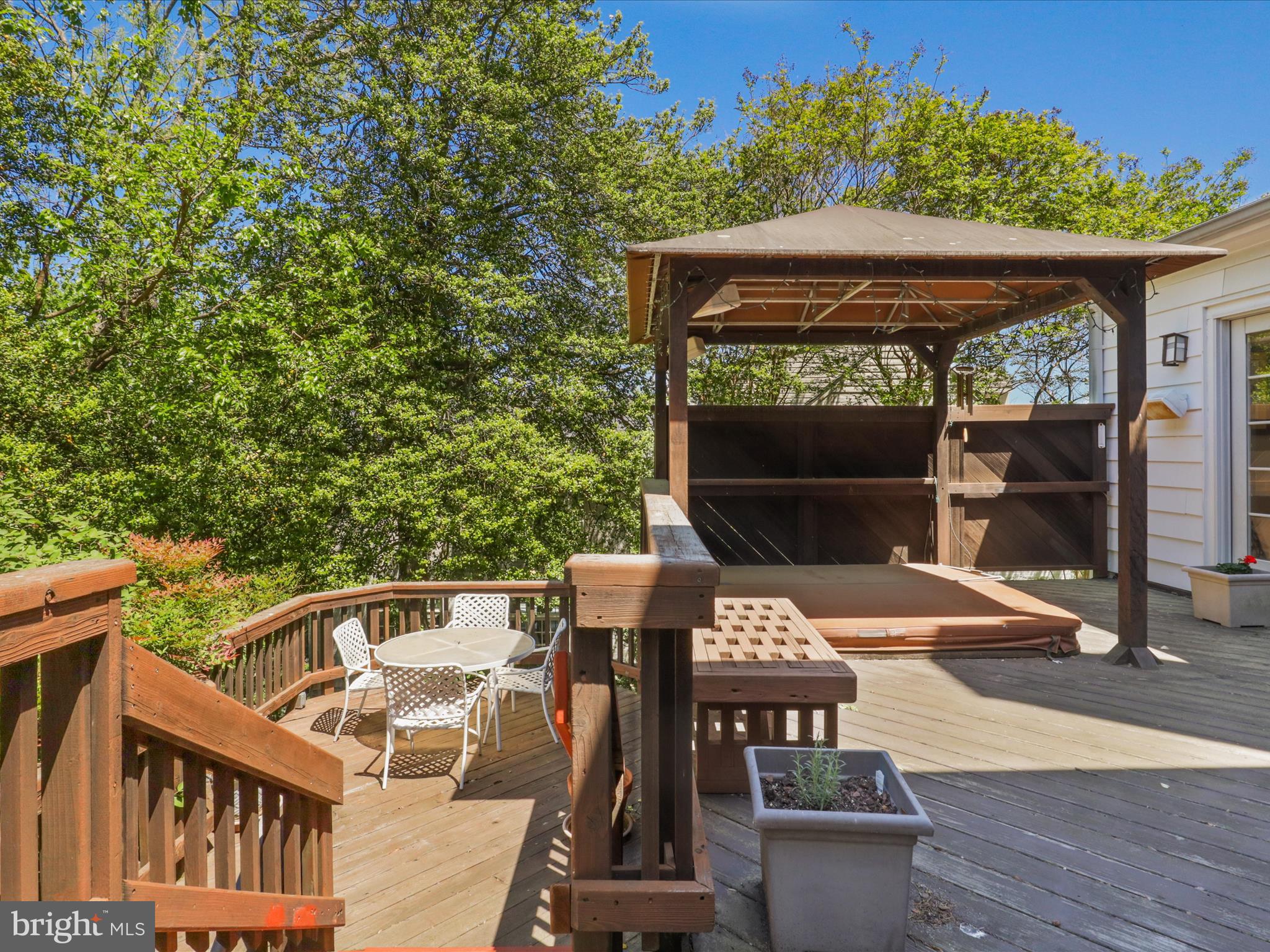 COUNTRY CLUB HILLS - Residential