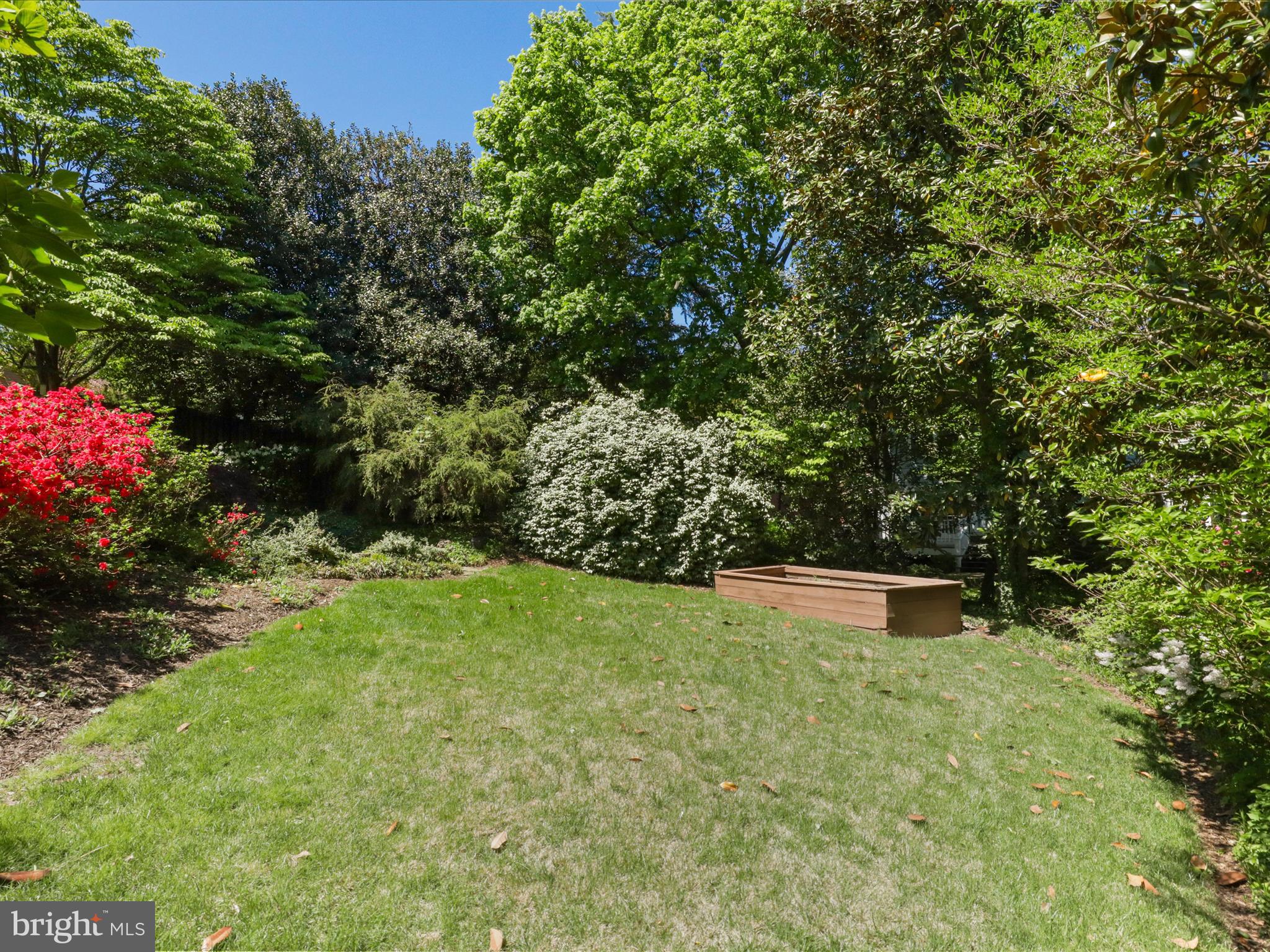 COUNTRY CLUB HILLS - Residential