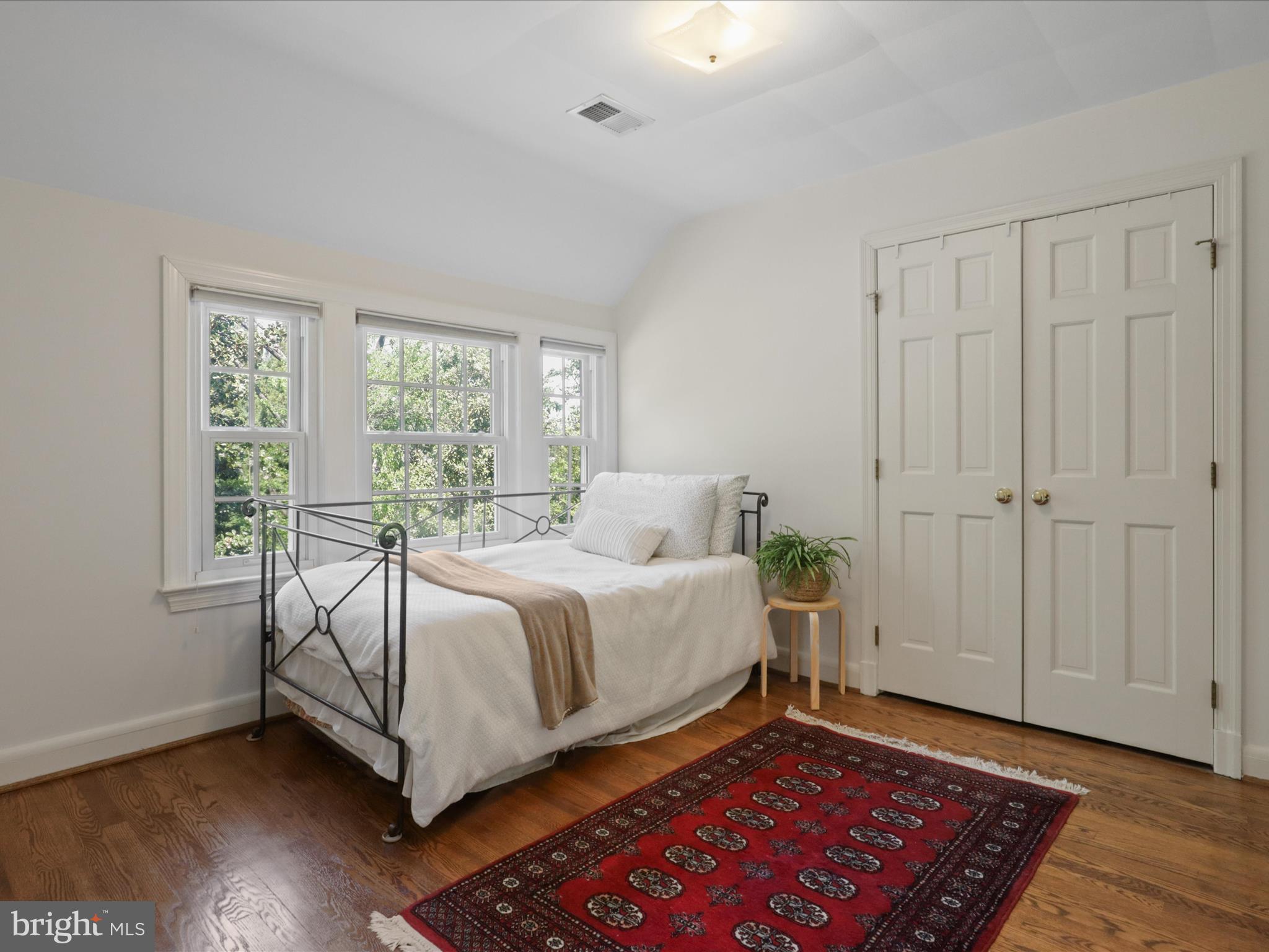 COUNTRY CLUB HILLS - Residential