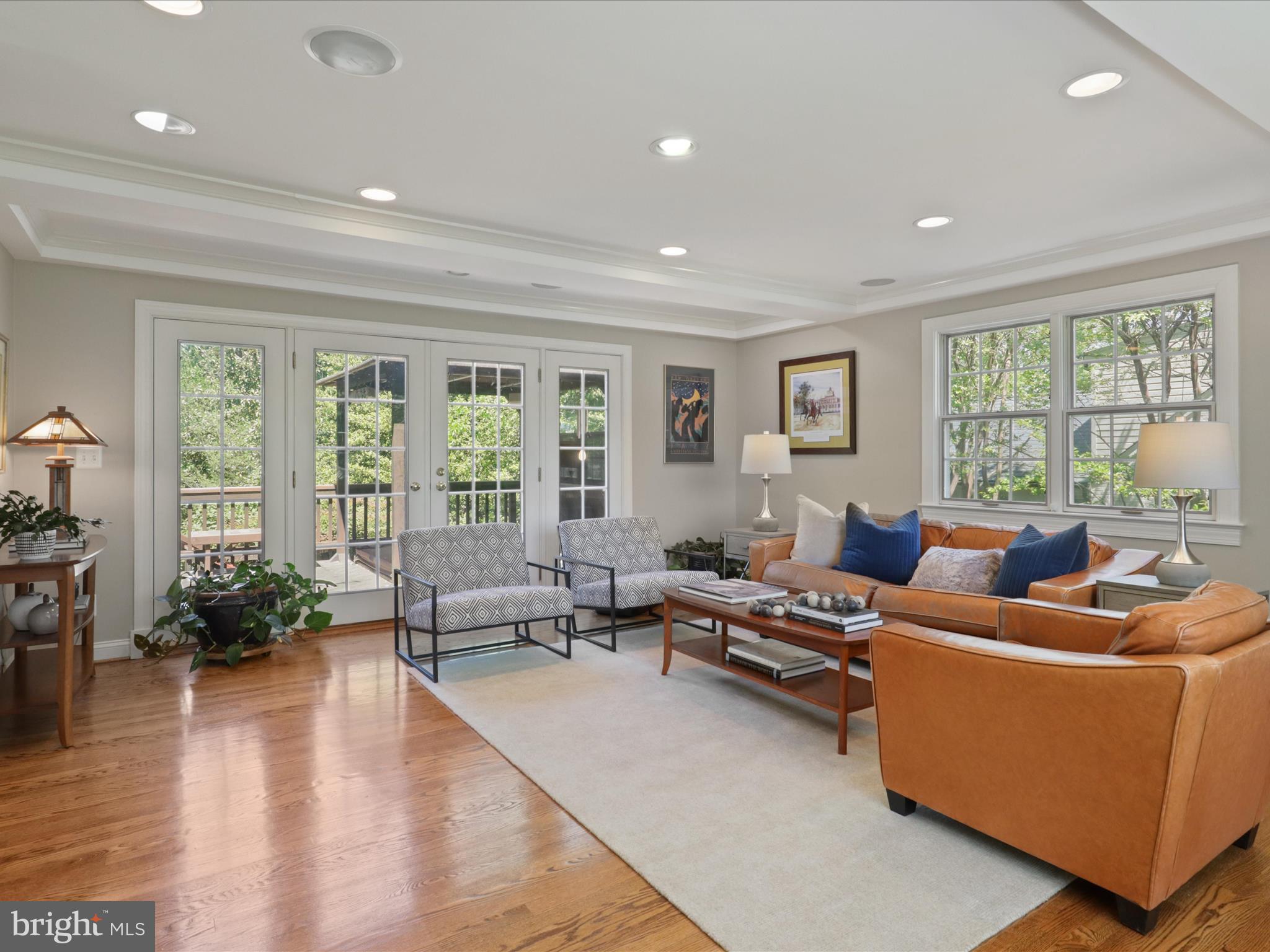 COUNTRY CLUB HILLS - Residential