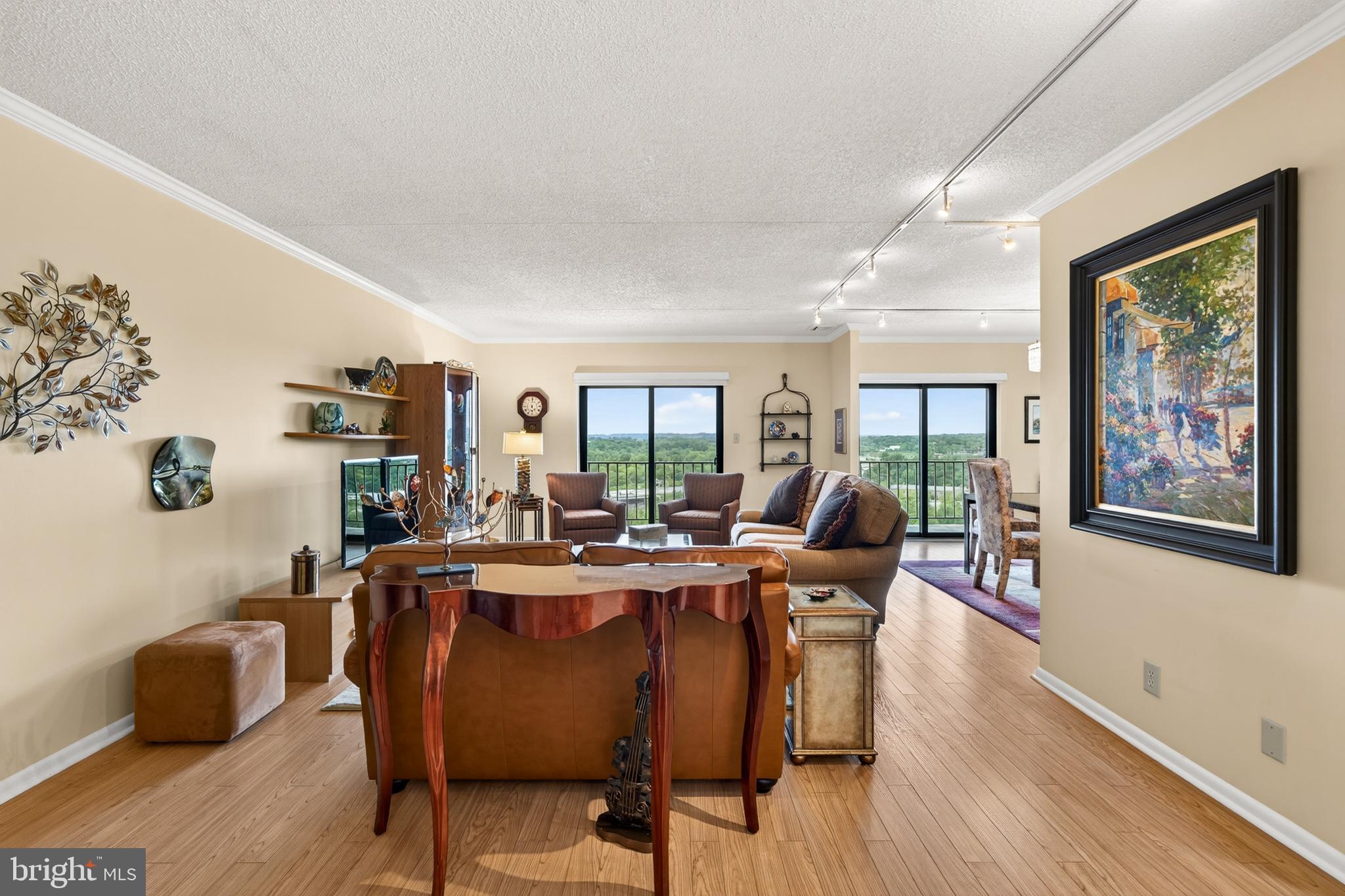 VALLEY FORGE TOWER - Residential