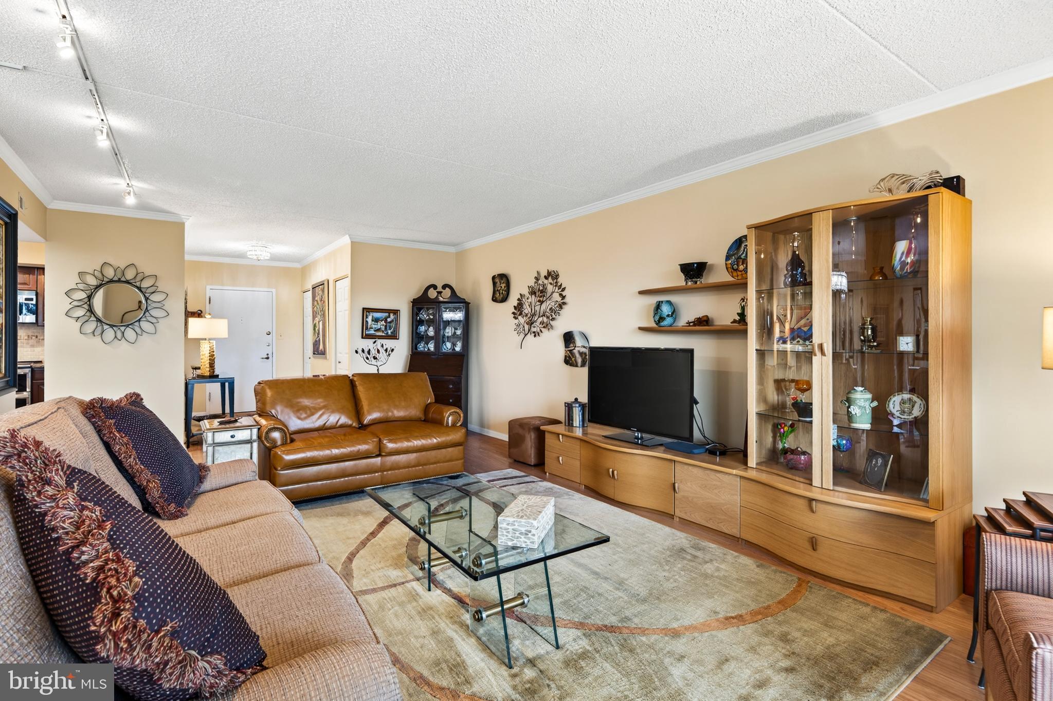 VALLEY FORGE TOWER - Residential