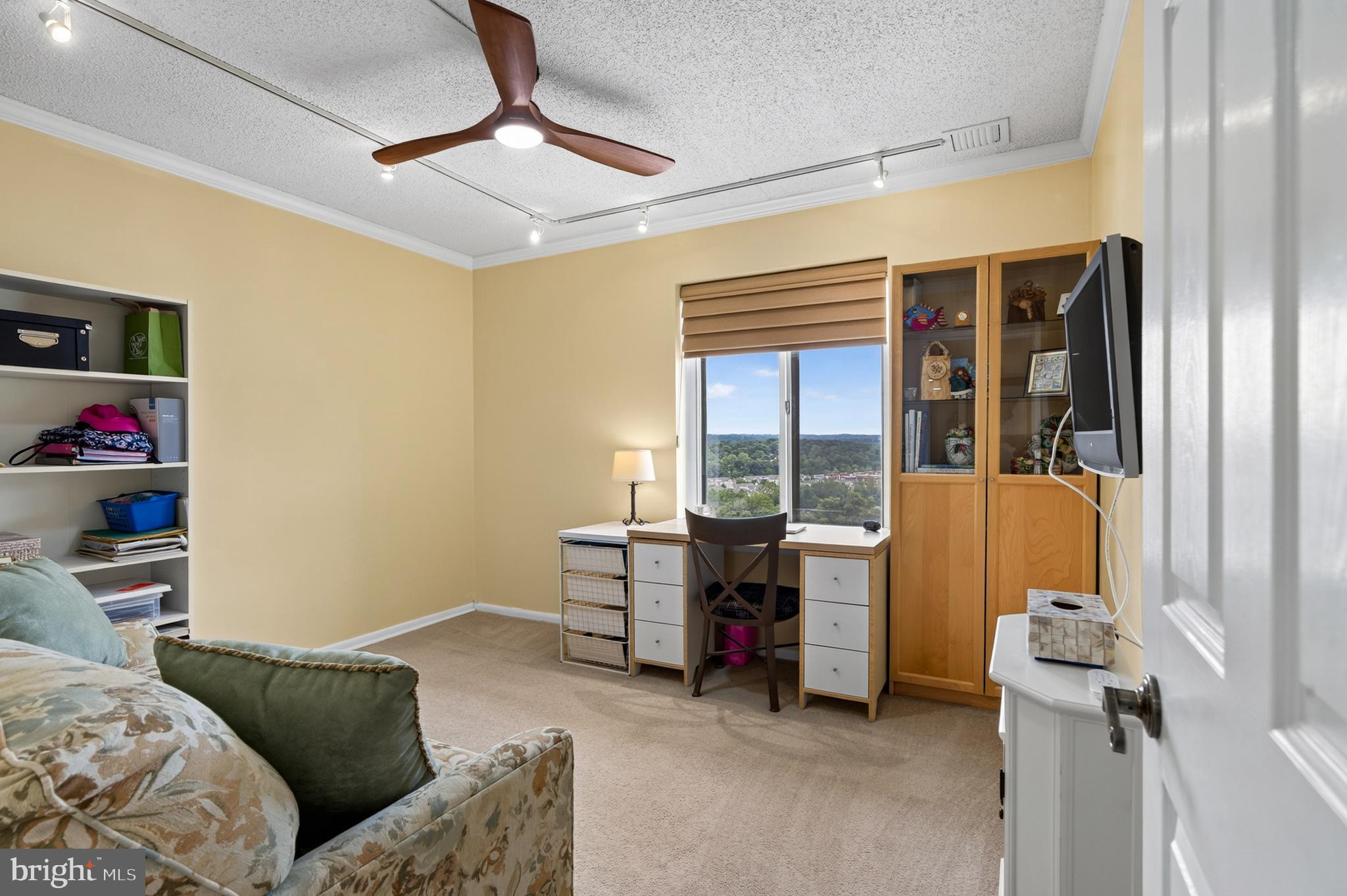 VALLEY FORGE TOWER - Residential