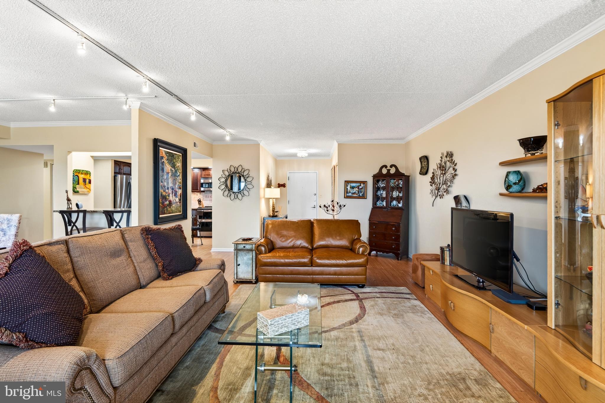 VALLEY FORGE TOWER - Residential
